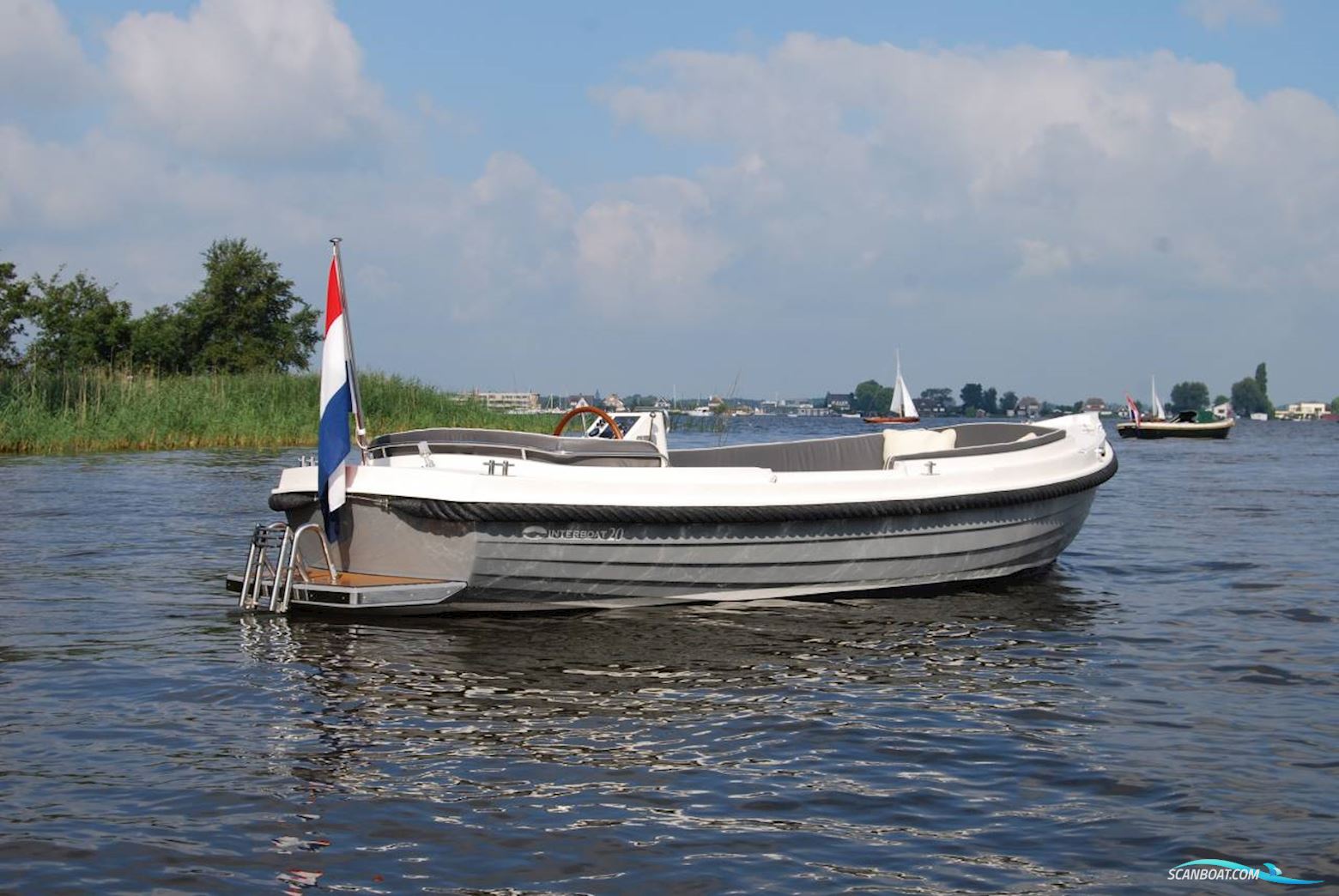 Interboat 19