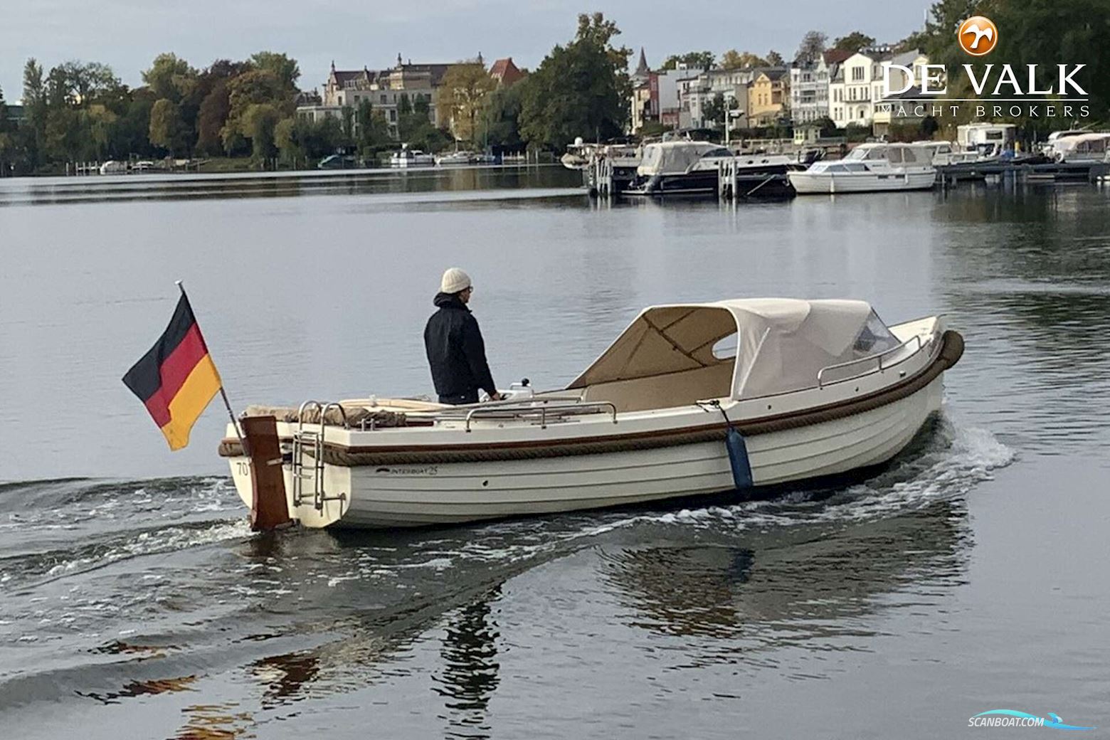 Interboat 25