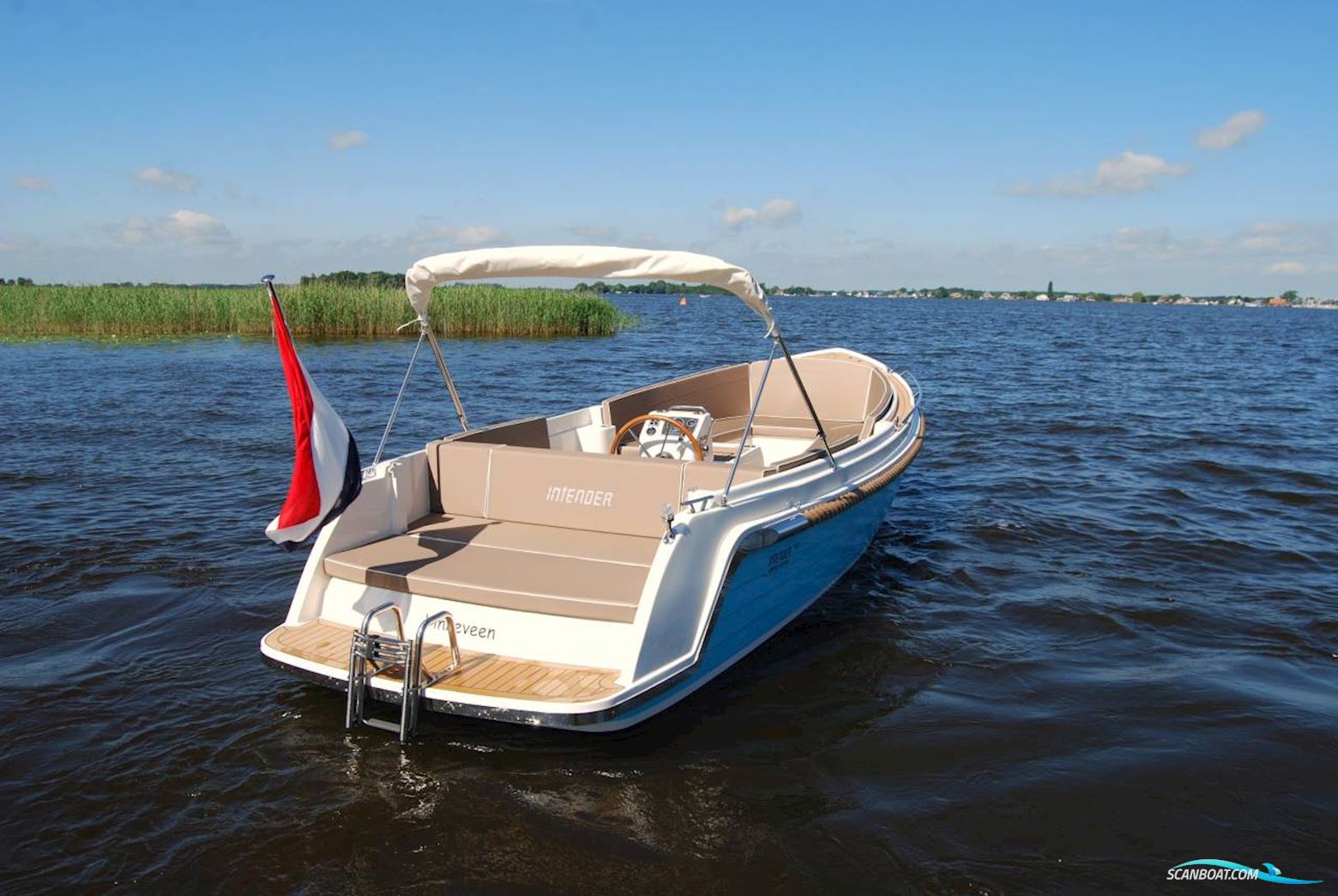 Interboat Intender 700