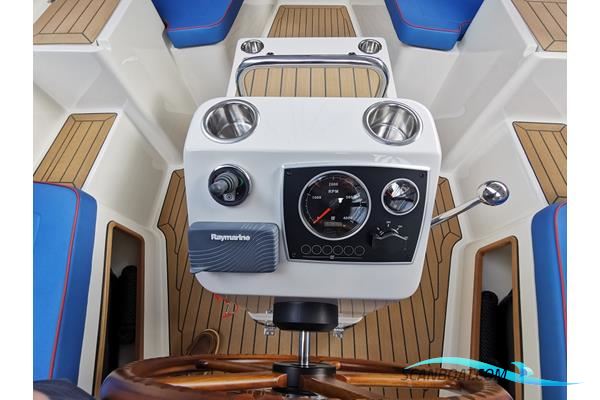 Interboat Intender 700