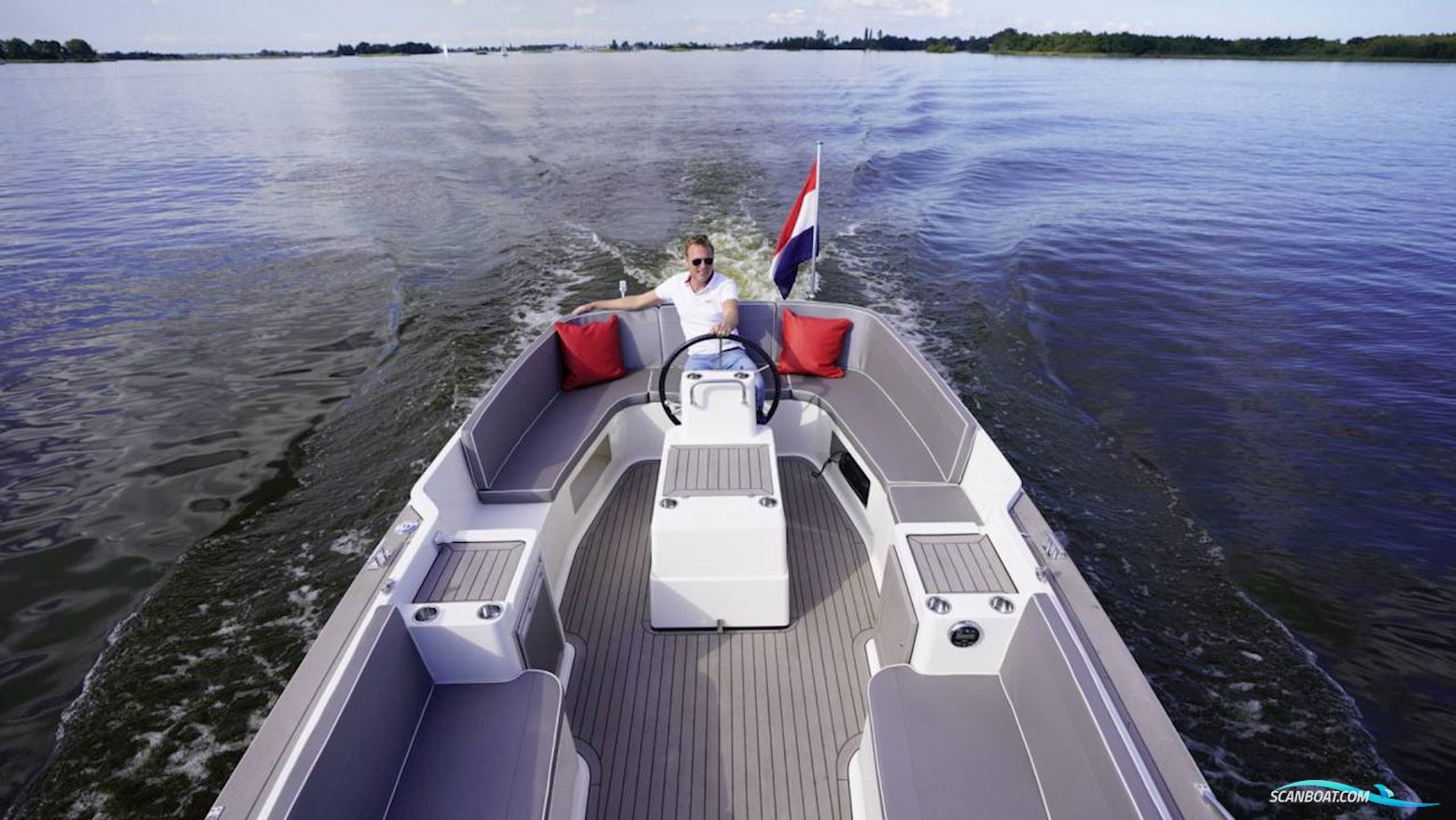 Interboat Intender 780