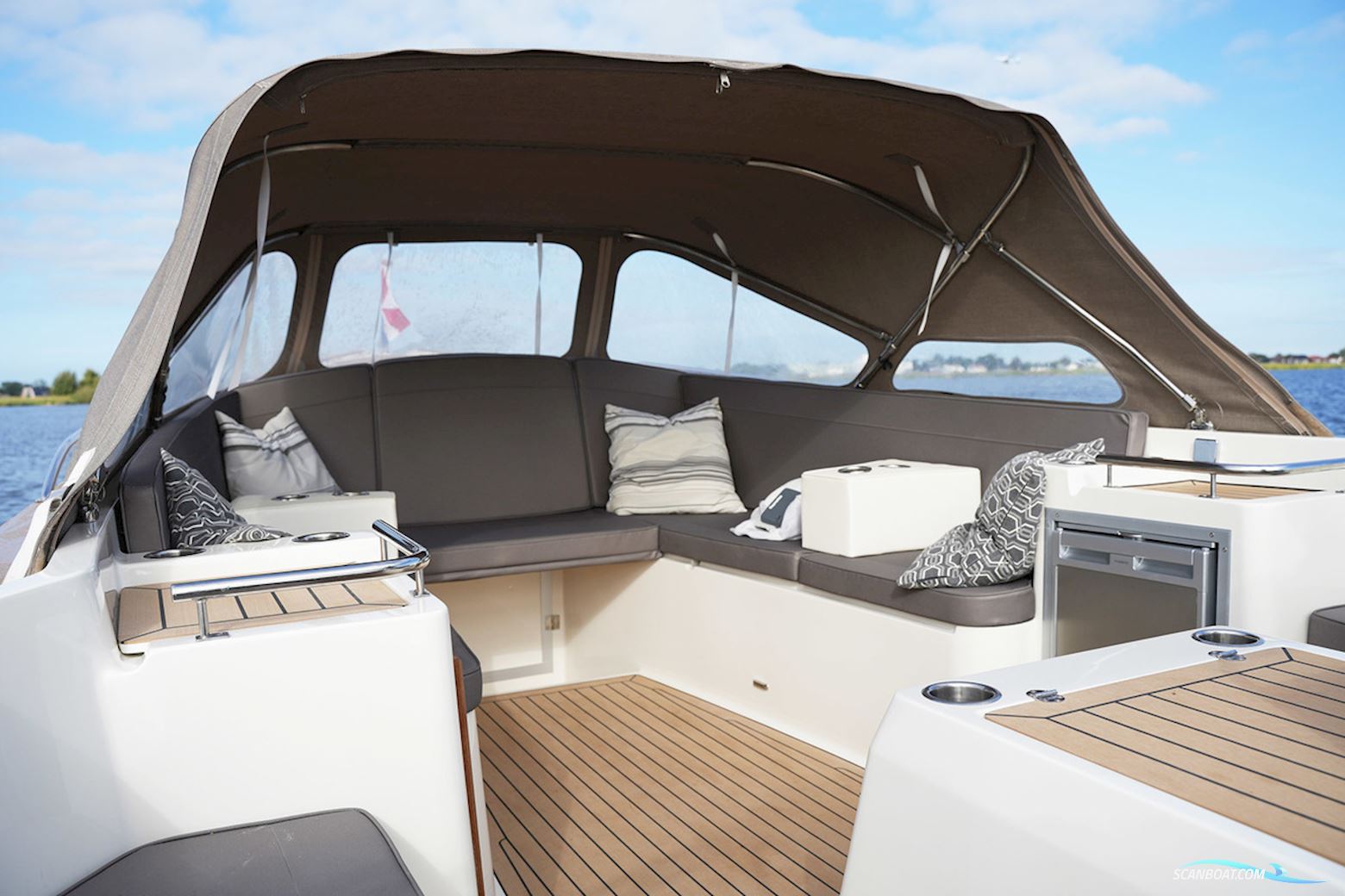 Interboat Intender 780