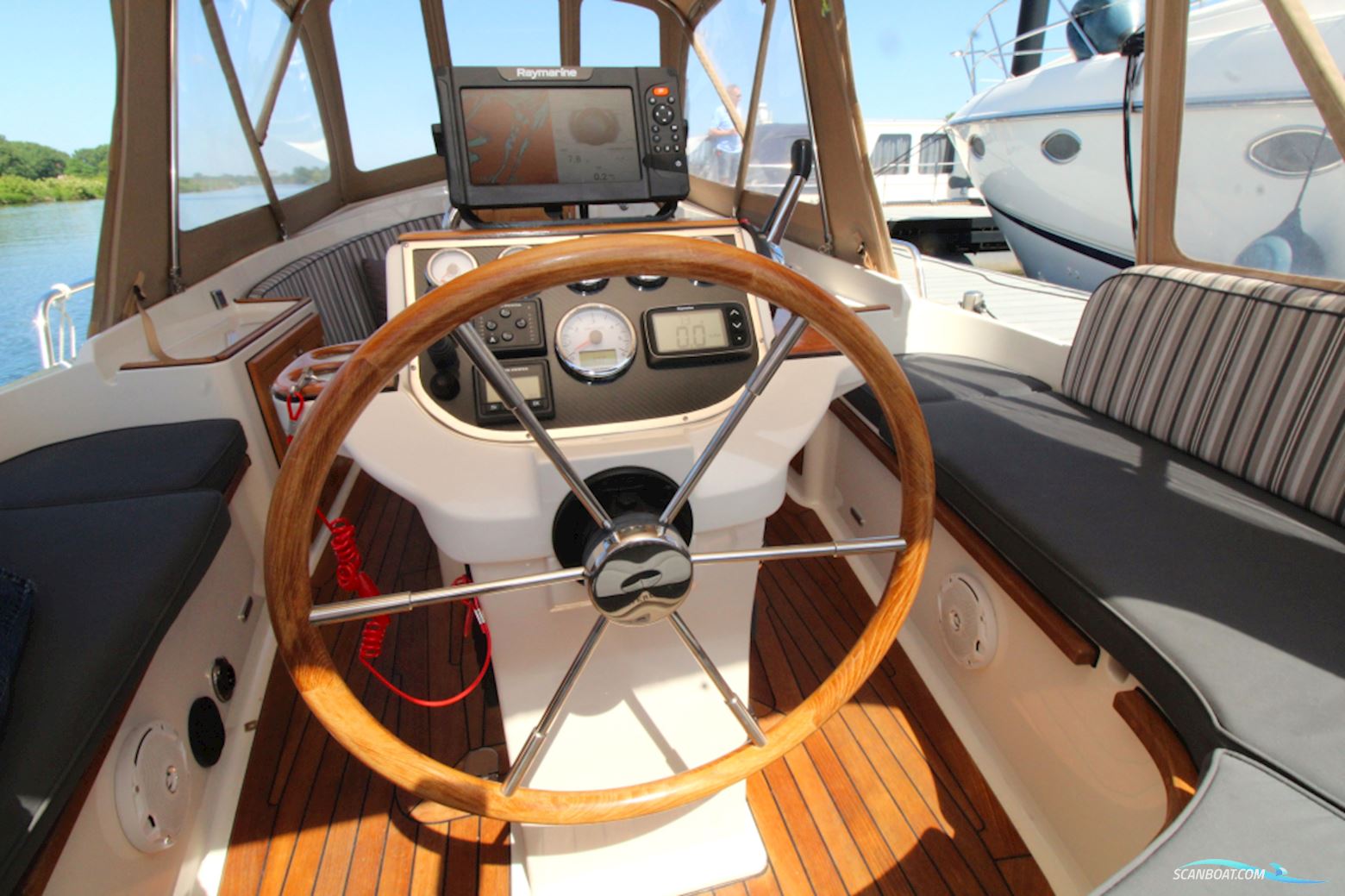 Intercruiser 27 Cabin