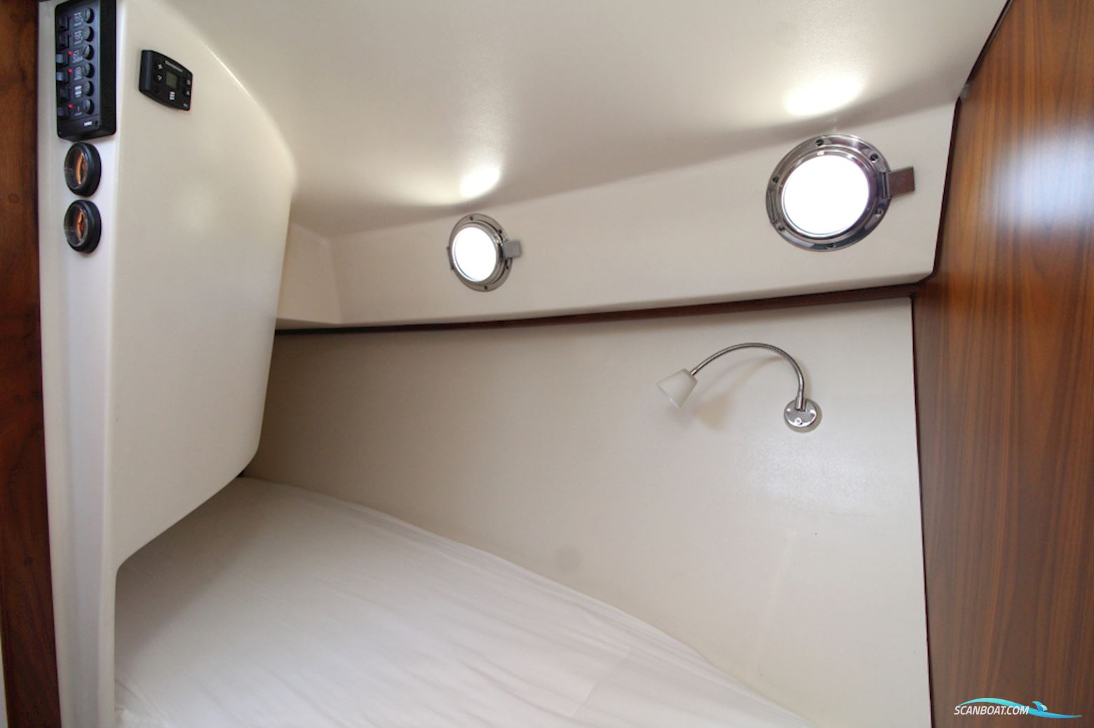 Intercruiser 27 Cabin