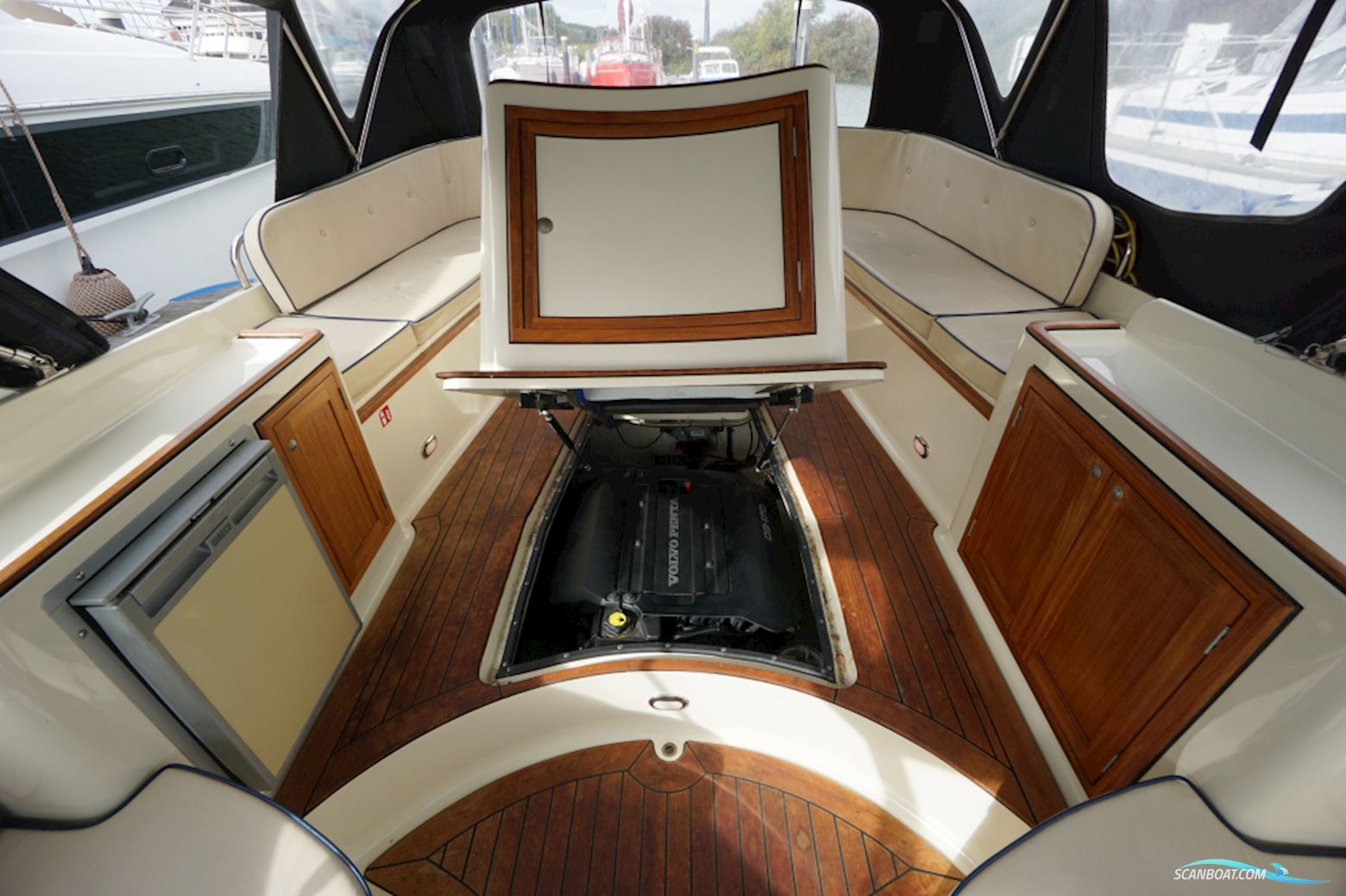 Intercruiser 27 Cabin