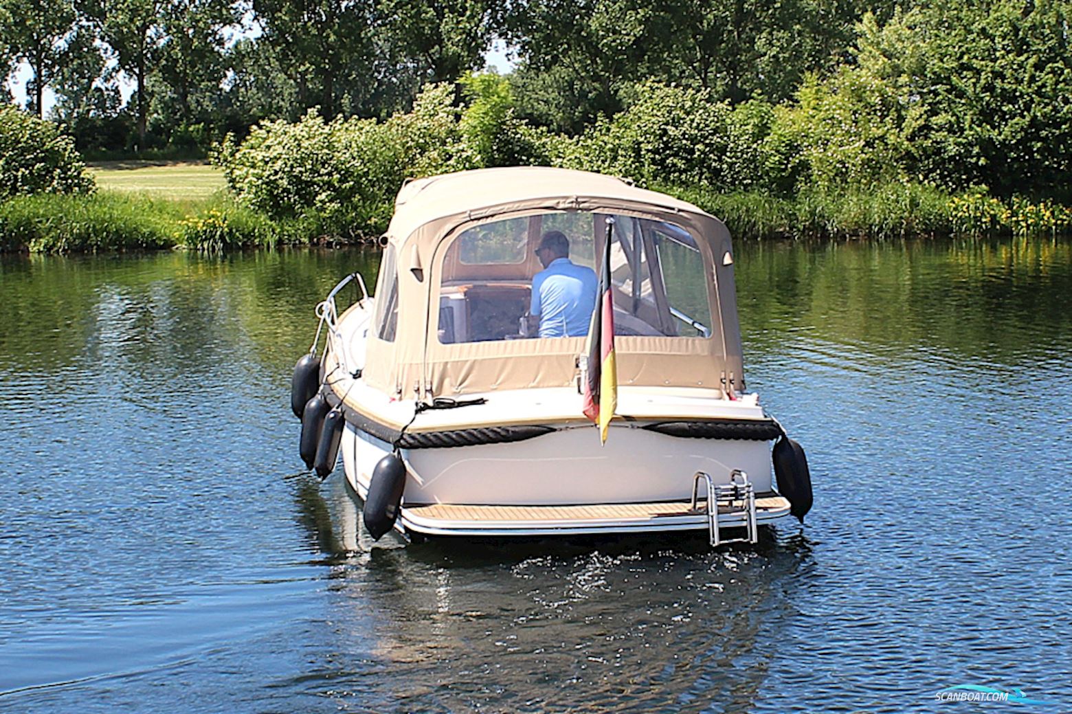 Intercruiser 27 Cabin