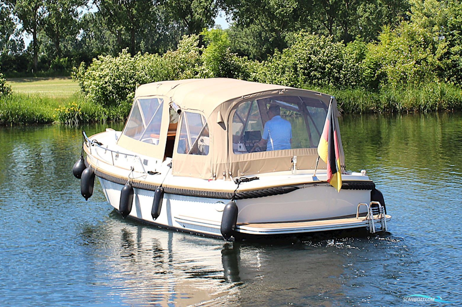 Intercruiser 27 Cabin
