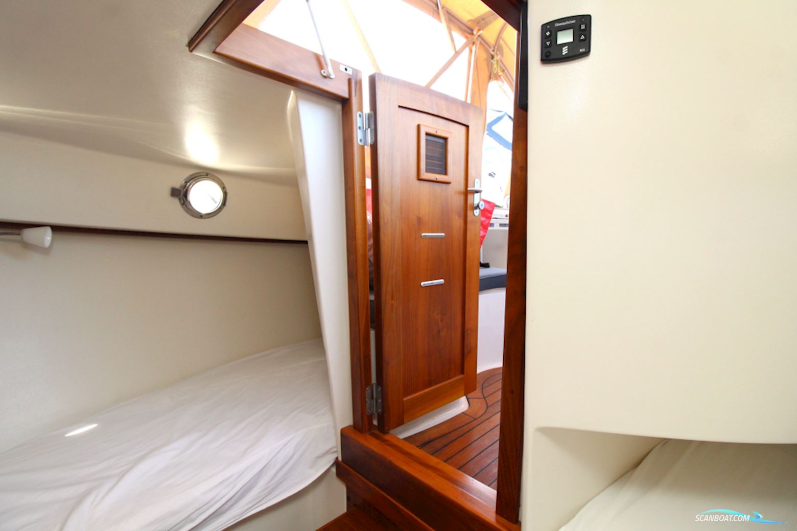 Intercruiser 27 Cabin