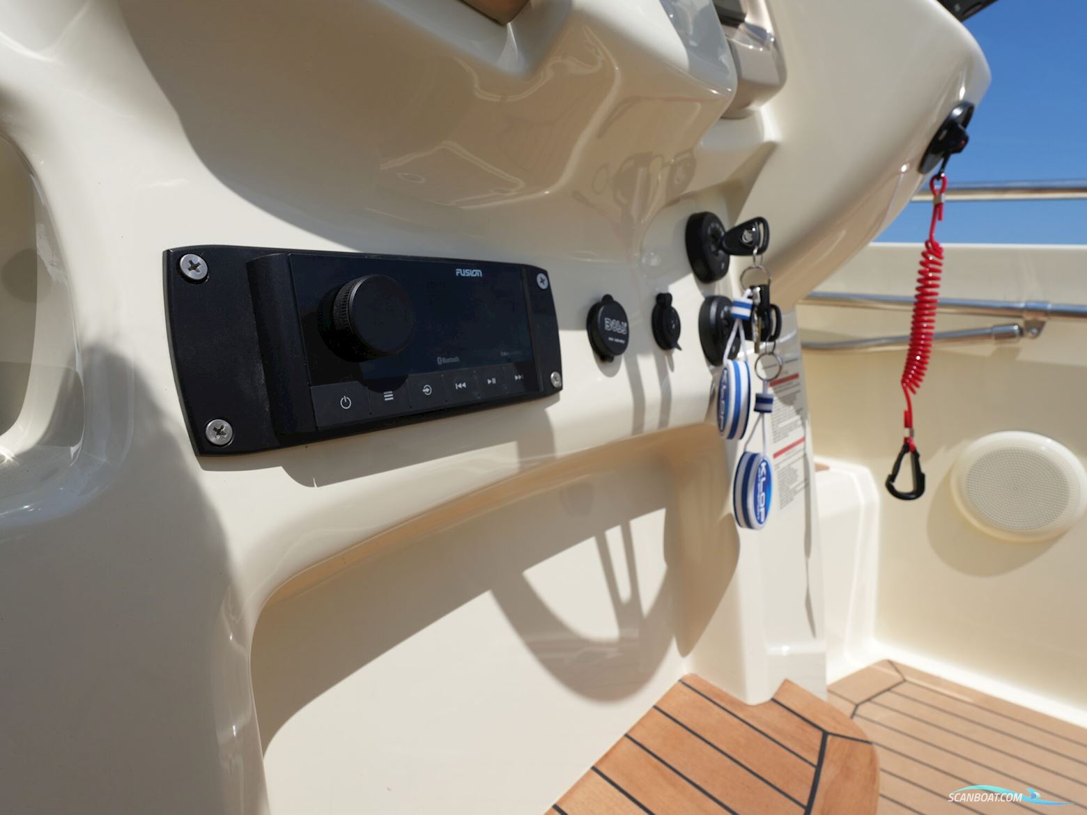 Invictus 270 CX