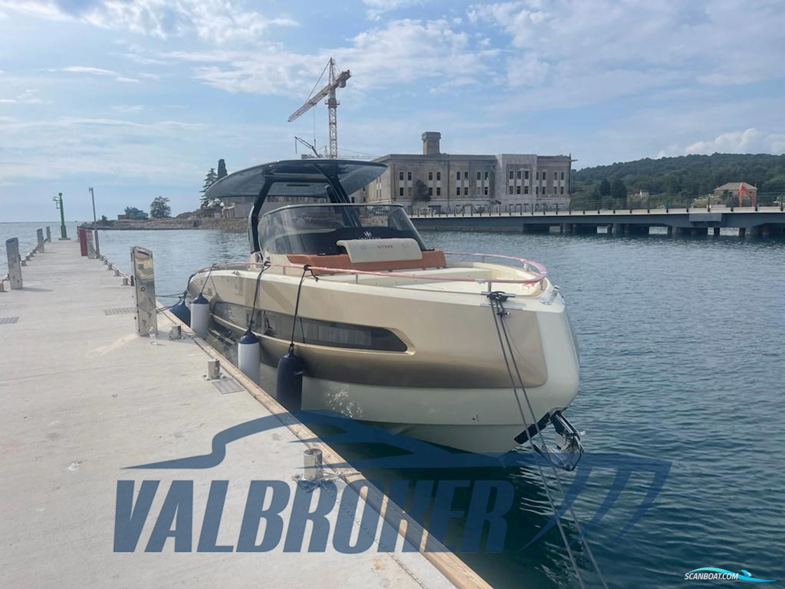 Invictus GT320 Motorboten 2023, met Volvo Penta V8 motor, Italië