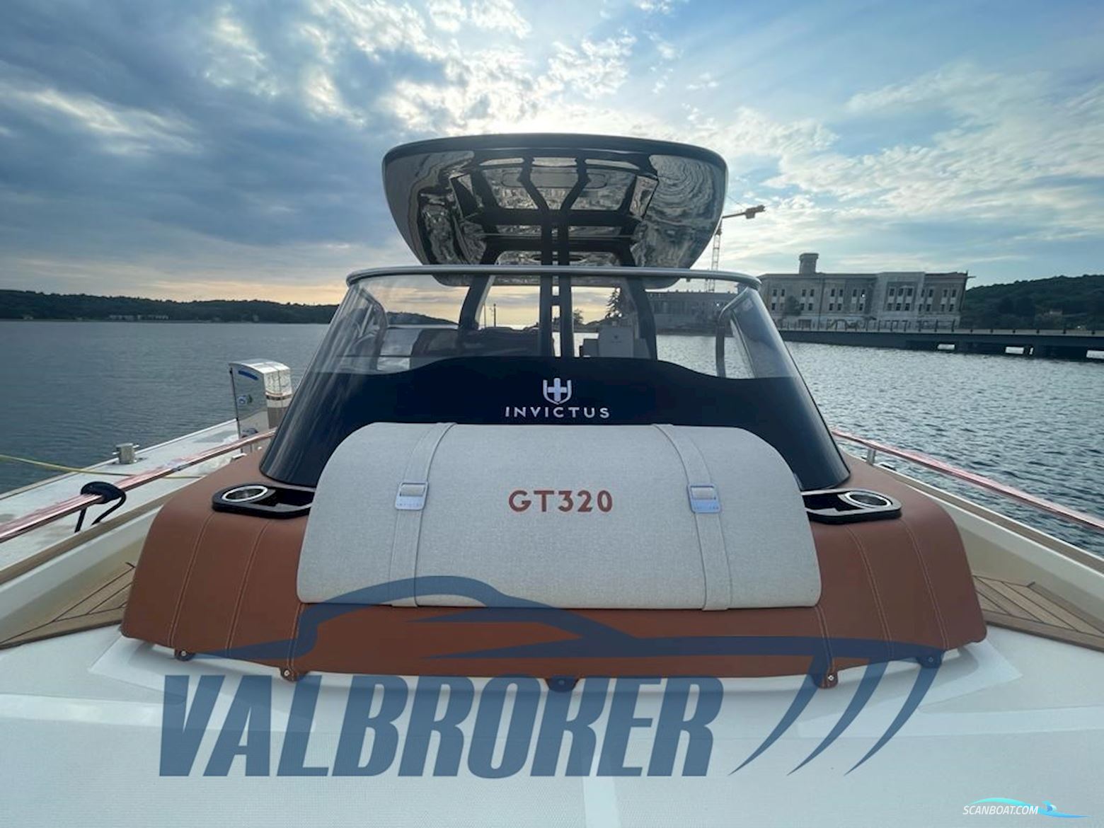 INVICTUS GT320