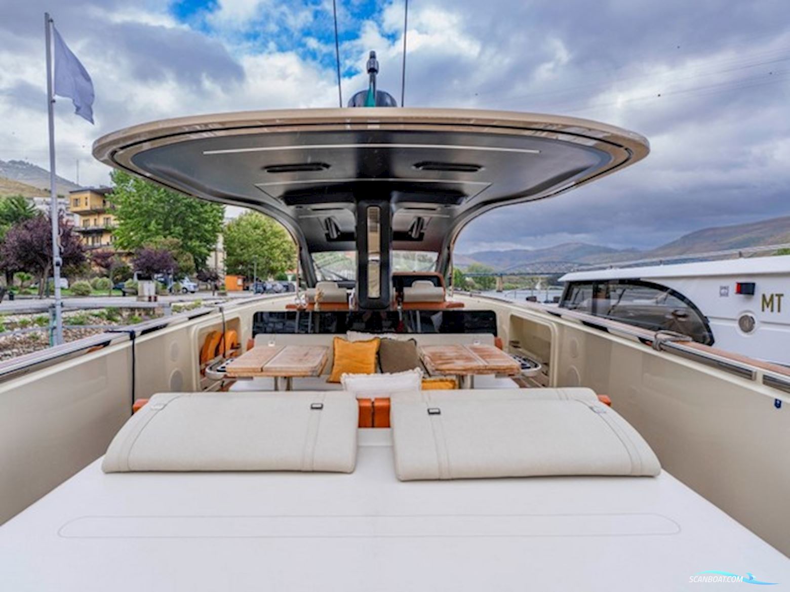 Invictus TT460