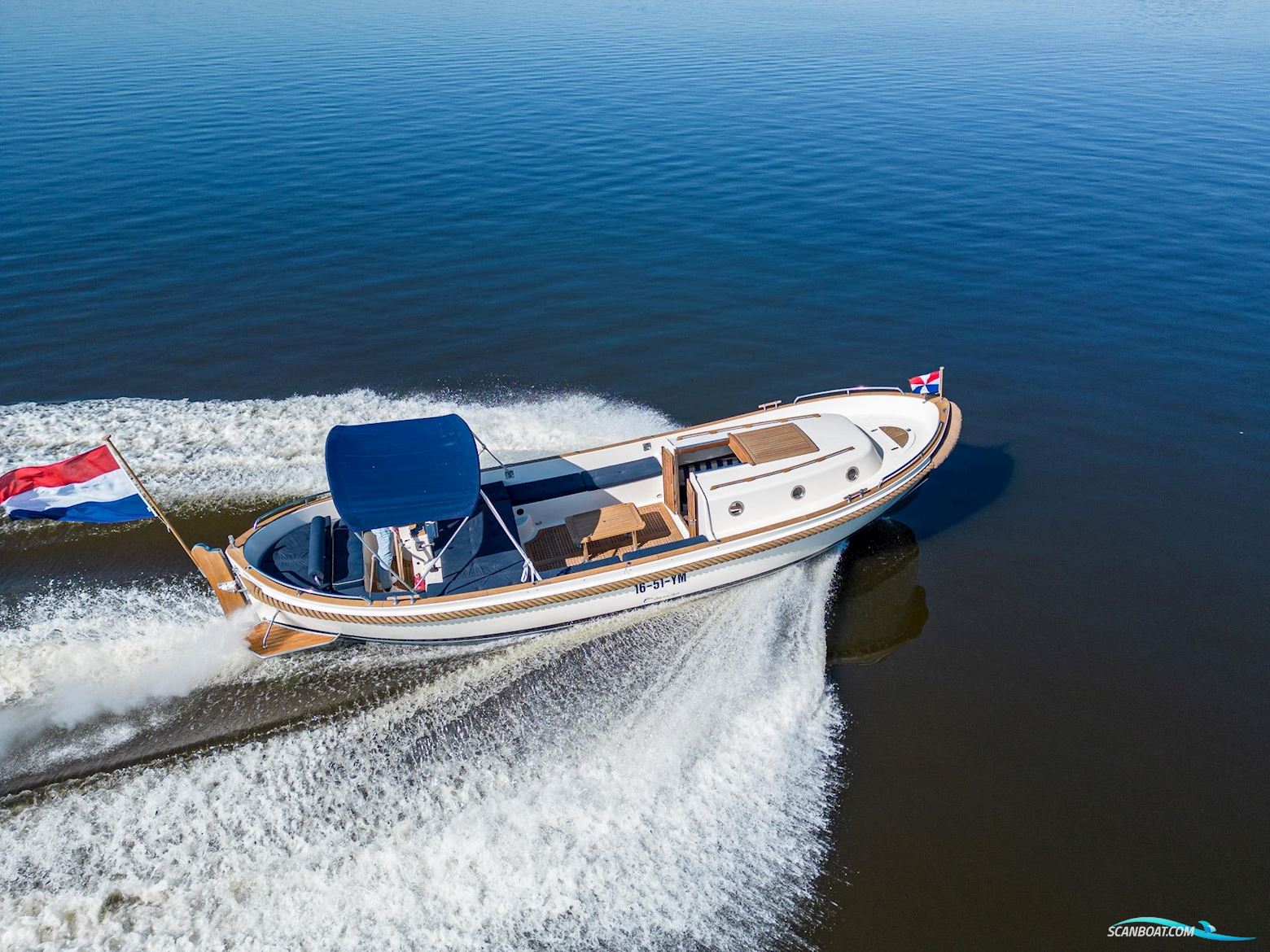 Jan Van Gent 10.35 Cabin