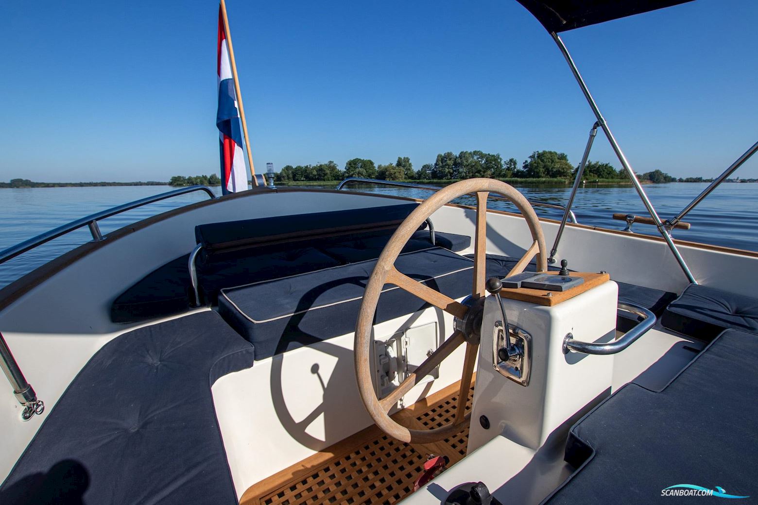 Jan Van Gent 10.35 Cabin