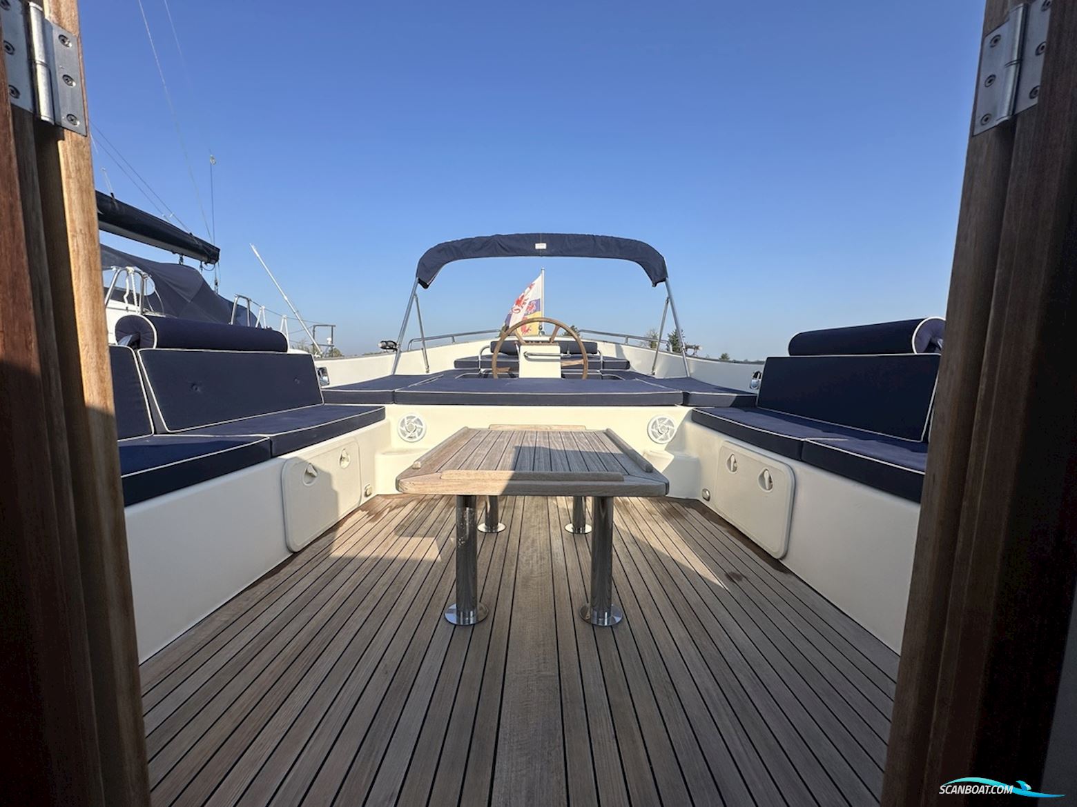 Jan Van Gent 10.35 Cabin