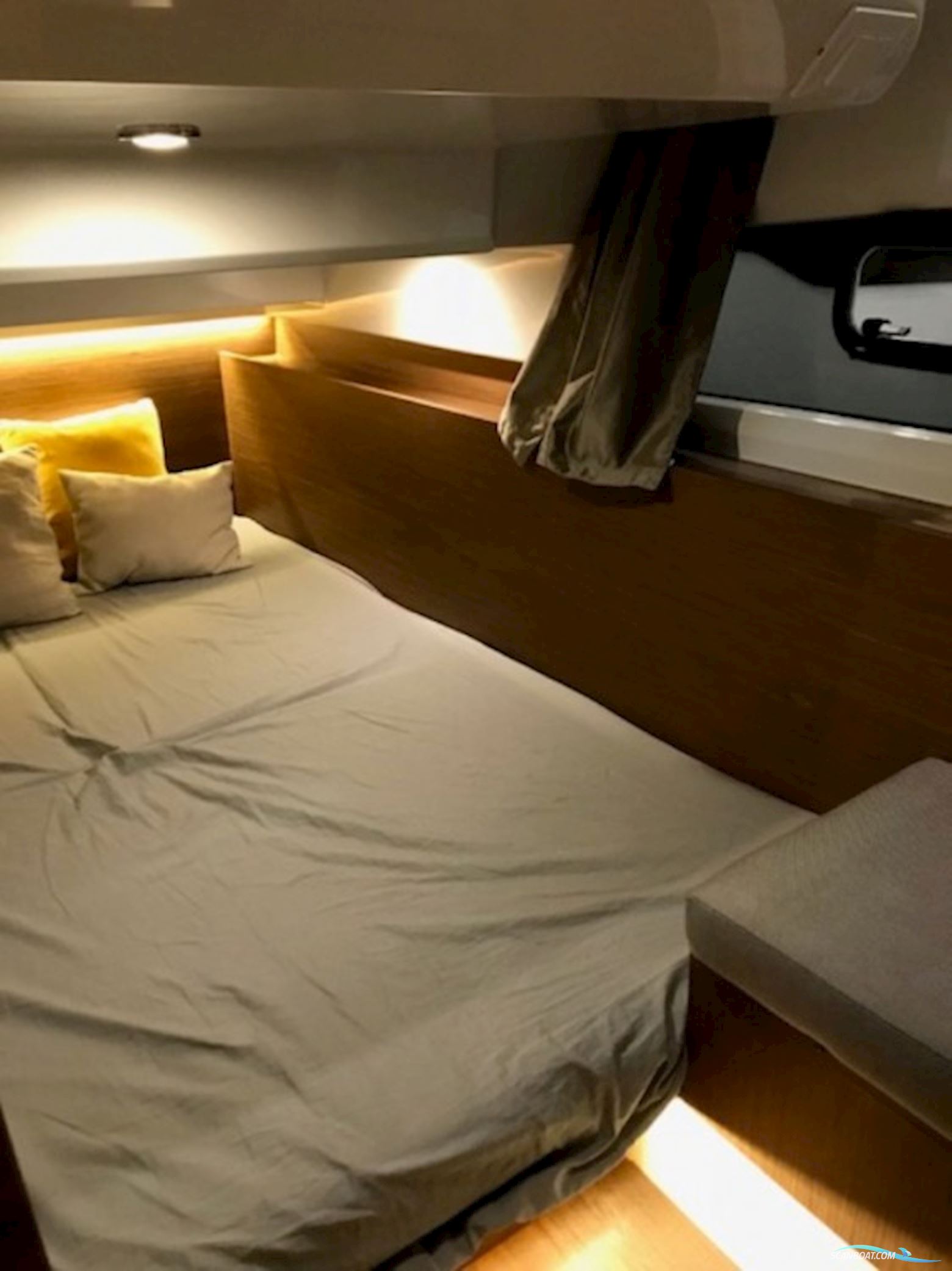 Jeanneau  Merry Fisher 1095 Coupé