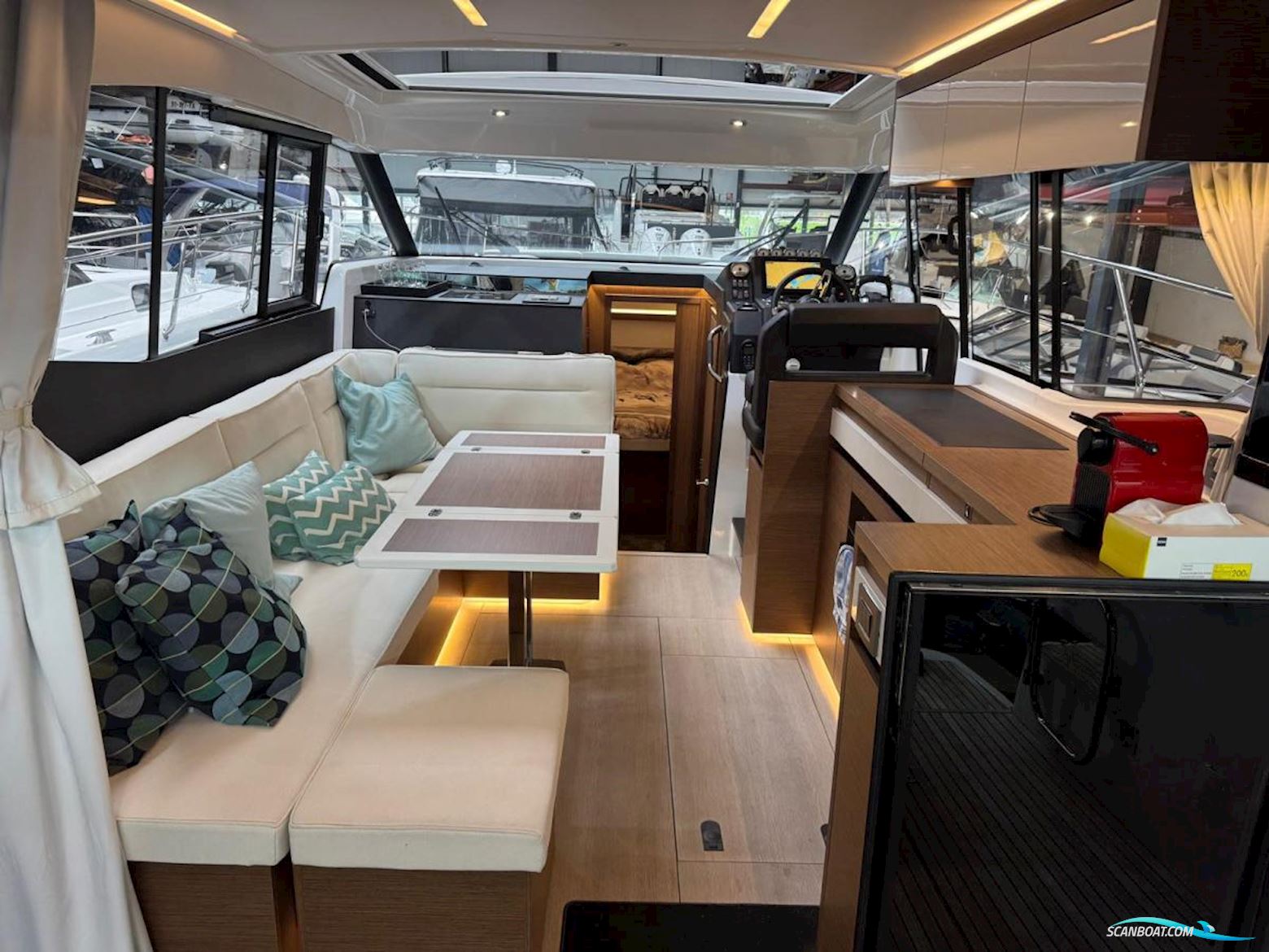 Jeanneau  NC37 met slechts 87 uur!