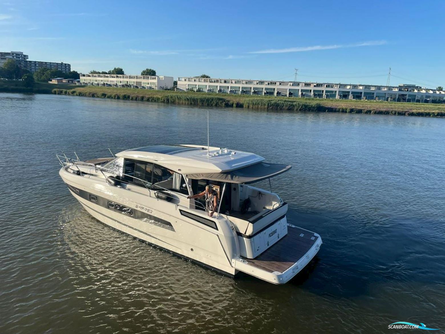 Jeanneau  NC37 met slechts 87 uur!