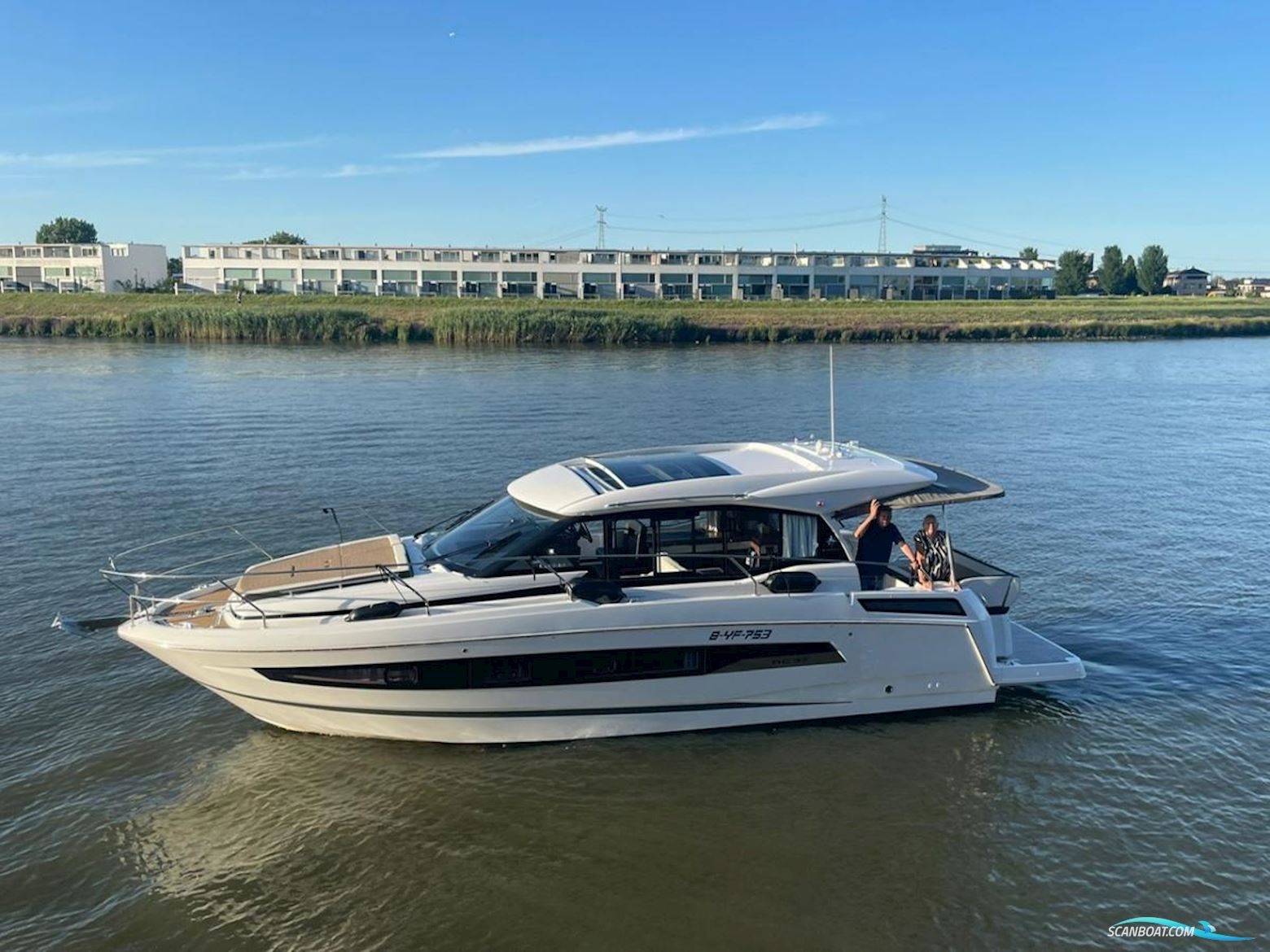 Jeanneau  NC37 met slechts 87 uur!