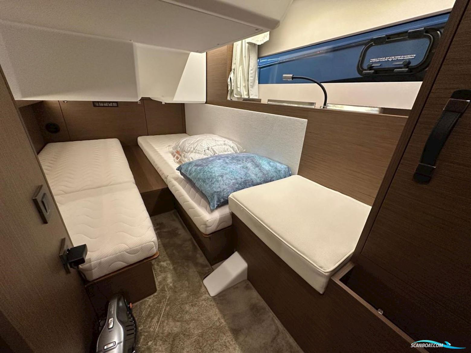 Jeanneau  NC37 met slechts 87 uur!