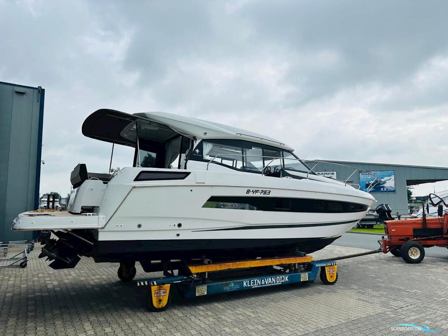 Jeanneau  NC37 met slechts 87 uur!