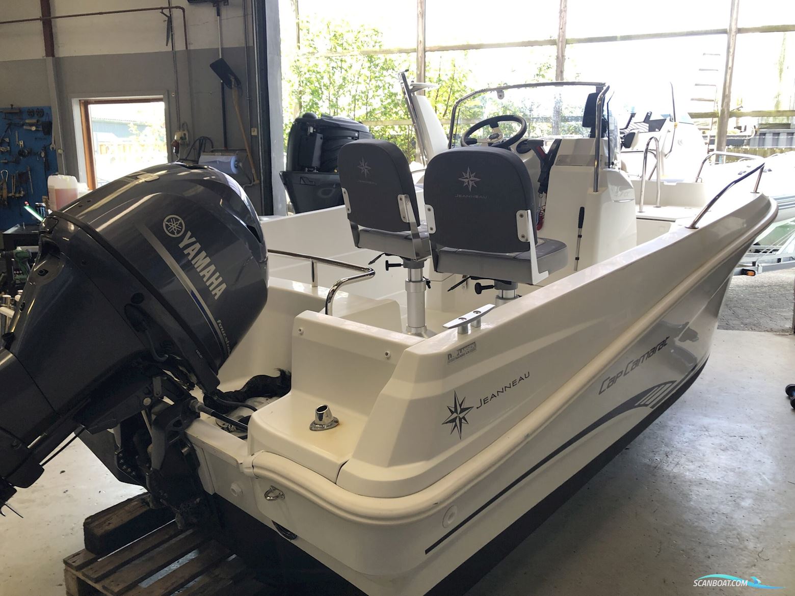 Jeanneau 4.7 CC Style