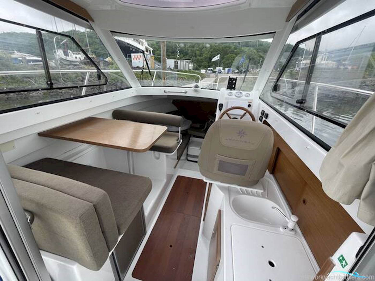 Jeanneau 645