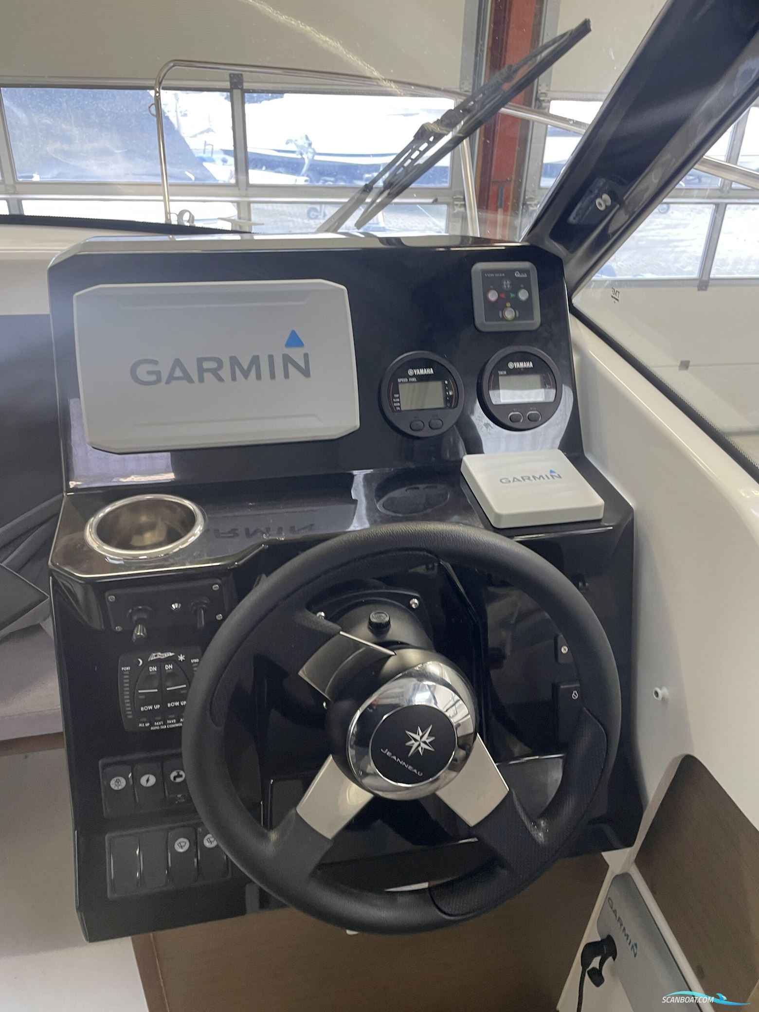 Jeanneau 695 Merry Fisher Serie2