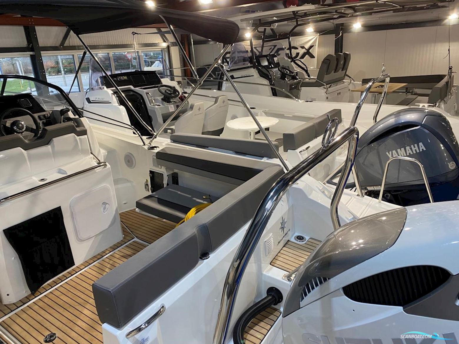 Jeanneau 7.5 Center Console
