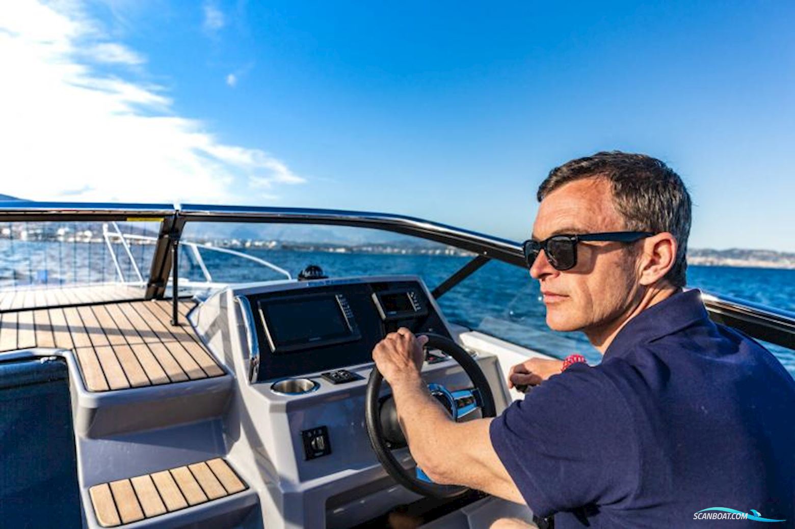 Jeanneau 7.5 DC Cap Camarat Gen2