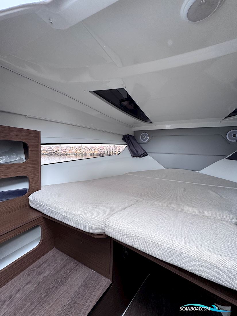 Jeanneau 7.5 DC CAP CAMARAT SERIE 2 – 2021