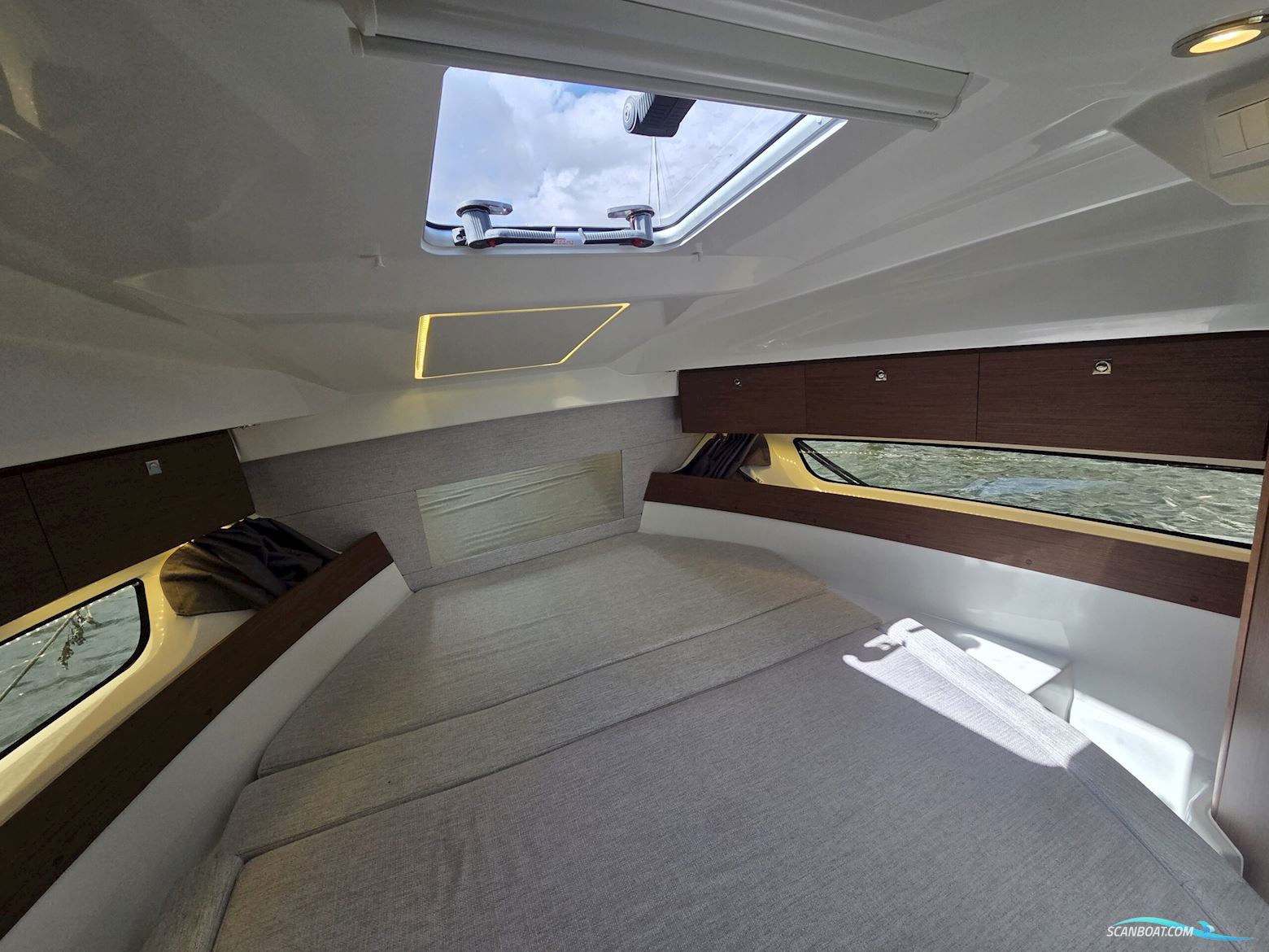 Jeanneau 895 Merry Fisher Coupe'