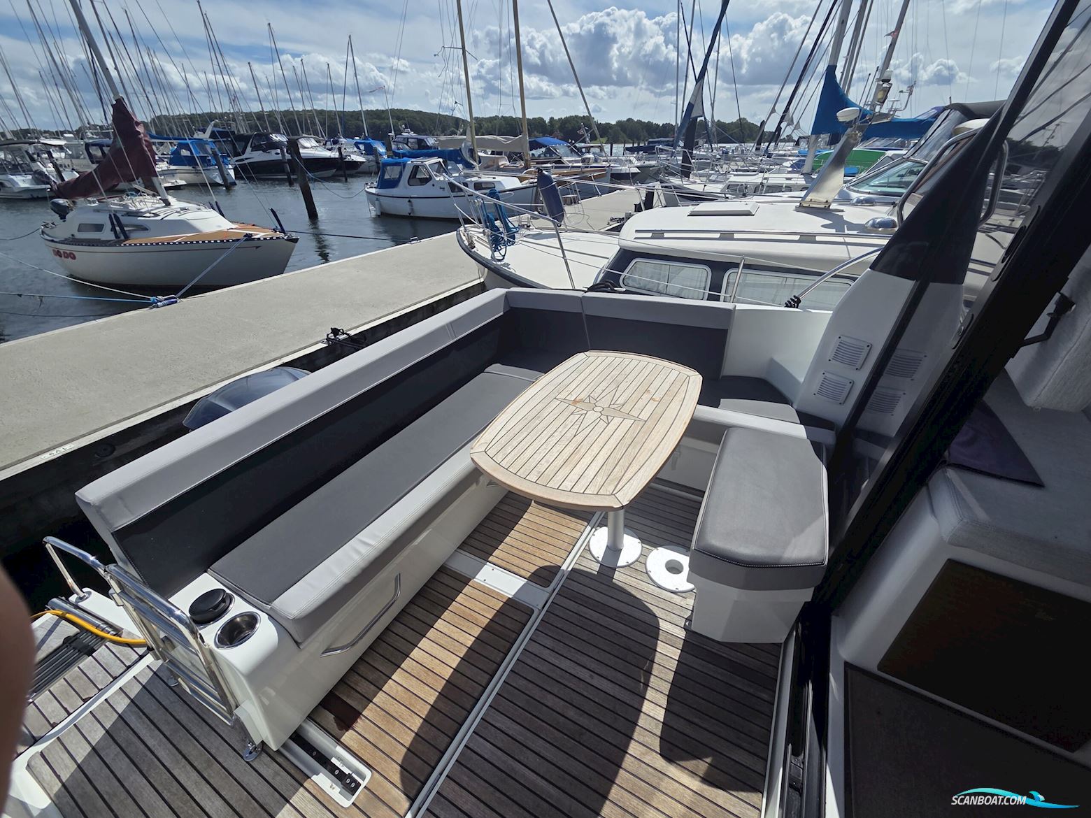 Jeanneau 895 Merry Fisher Coupe'