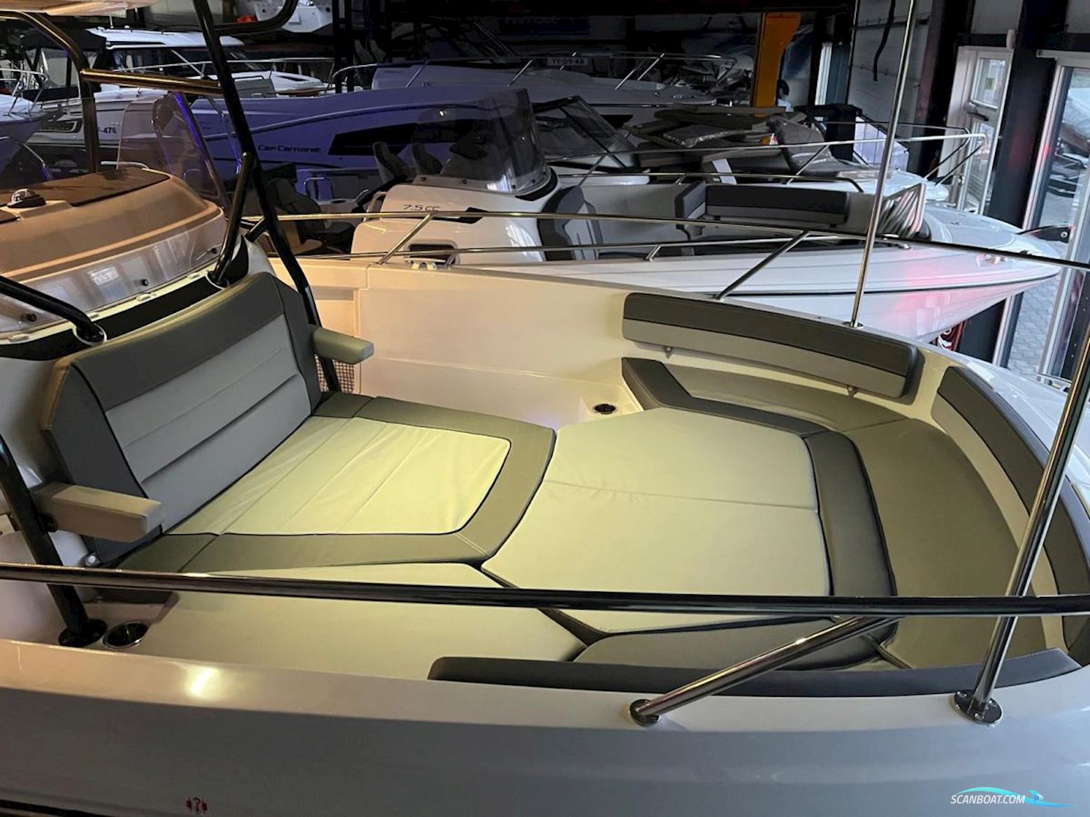 Jeanneau 9.0 Center Console