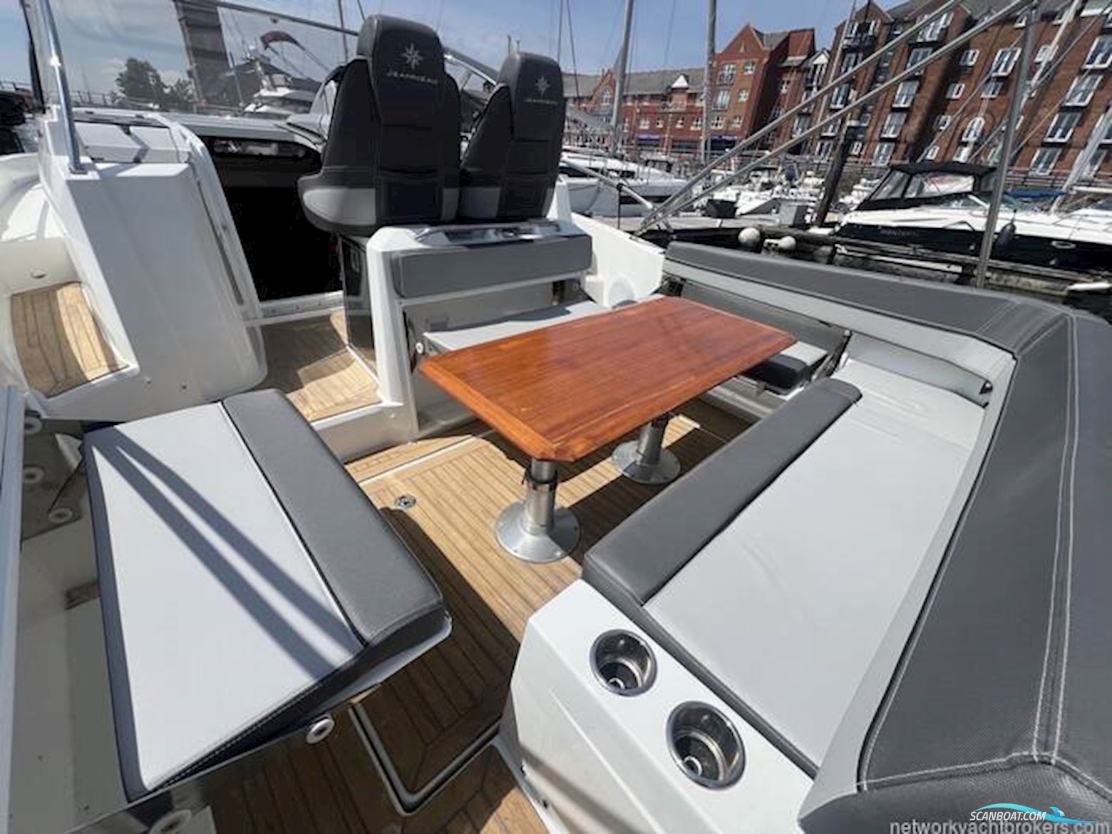 Jeanneau 9.0WA Cap Camarat