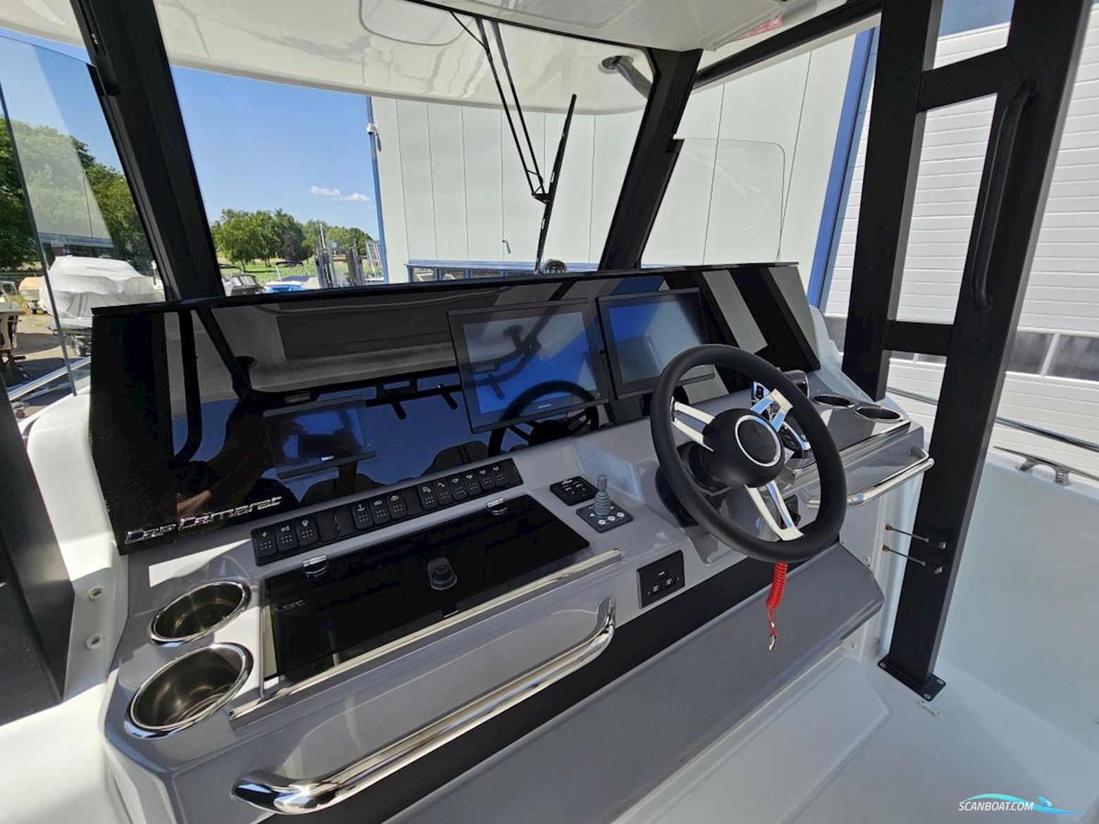 Jeanneau Cap Camarat 10.5 Center Console