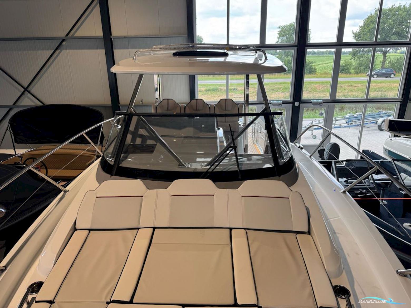 Jeanneau Cap Camarat 10.5 WA S2 op Voorraad. Dit Schip is Aanwezig op de Yamaha Stand Van Hiswa te Water 2026.