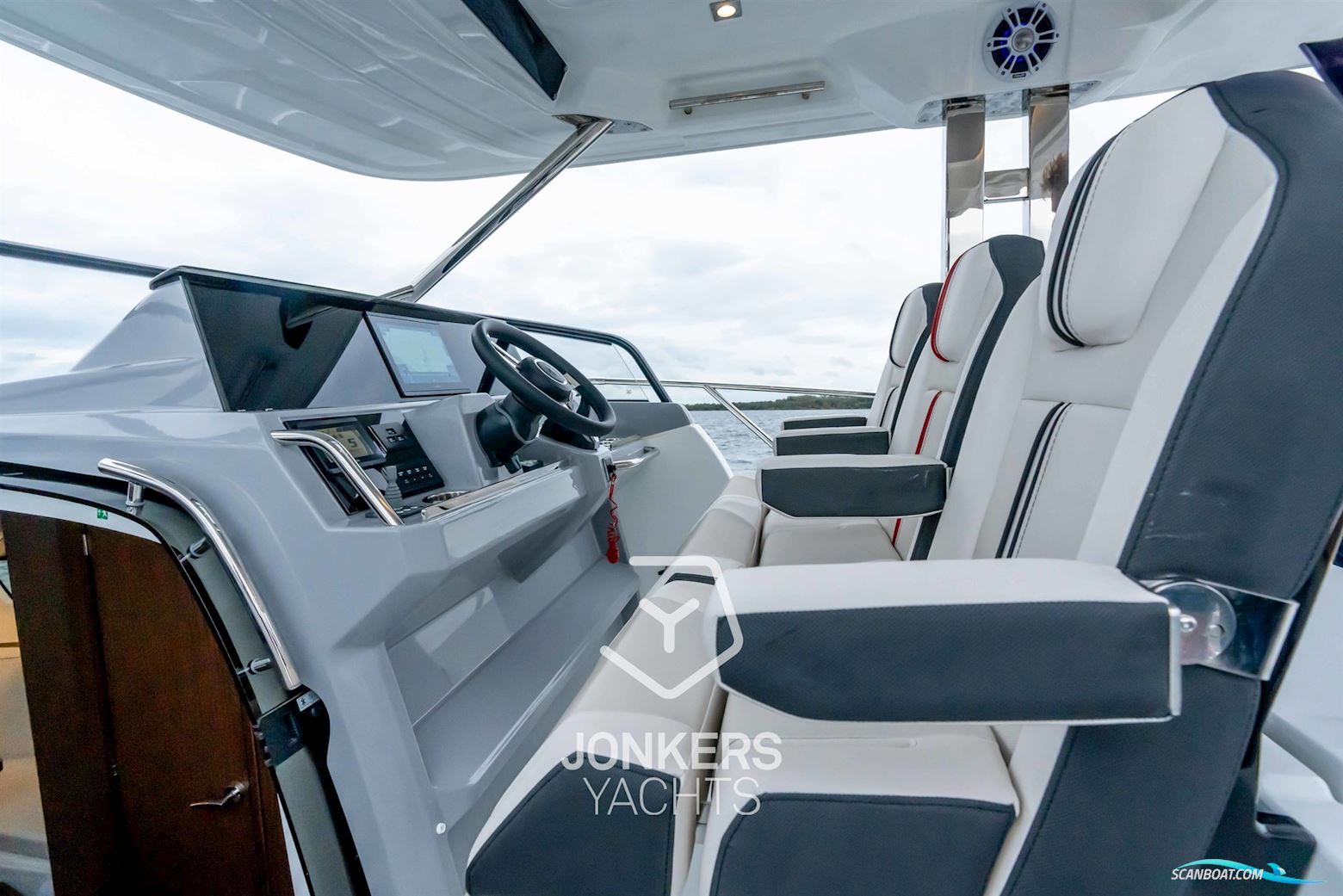 Jeanneau Cap Camarat 10.5 WA S2