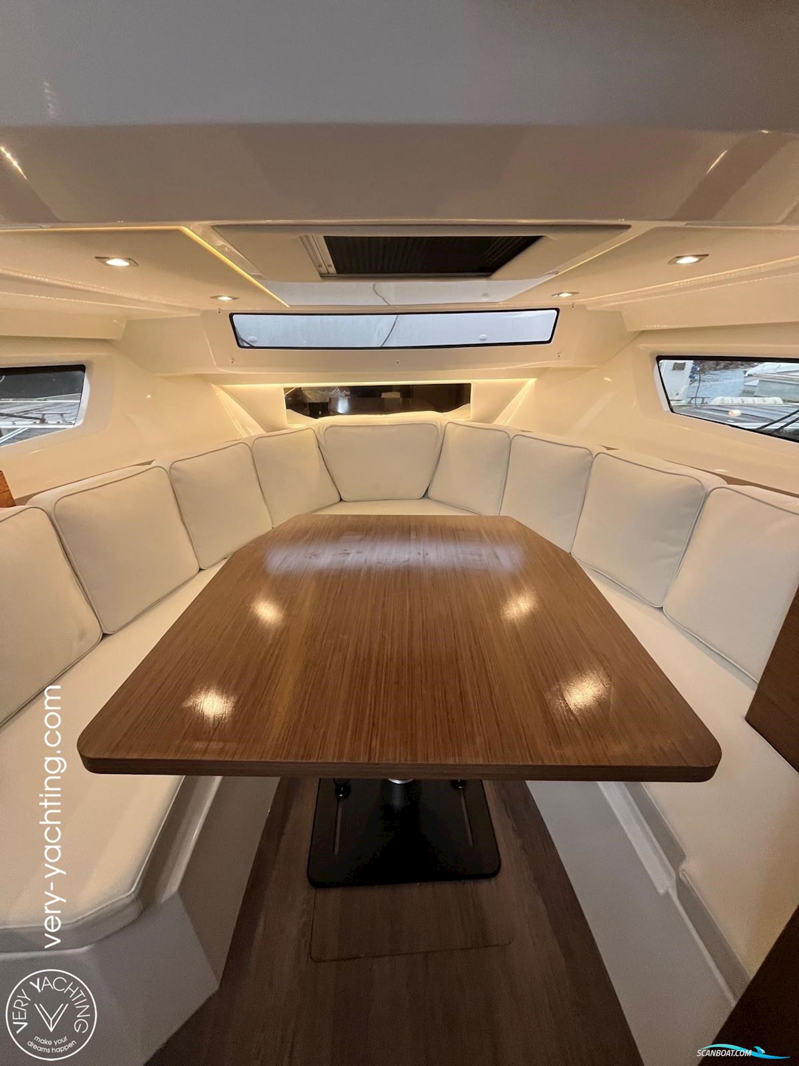 Jeanneau Cap Camarat 10.5 WA Serie 2