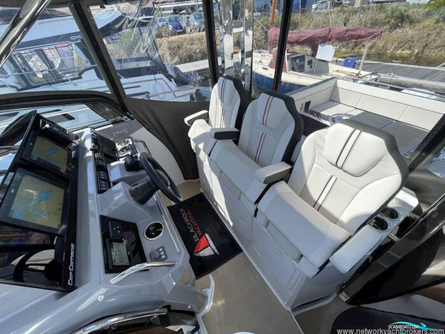 Jeanneau Cap Camarat 10.5WA S2