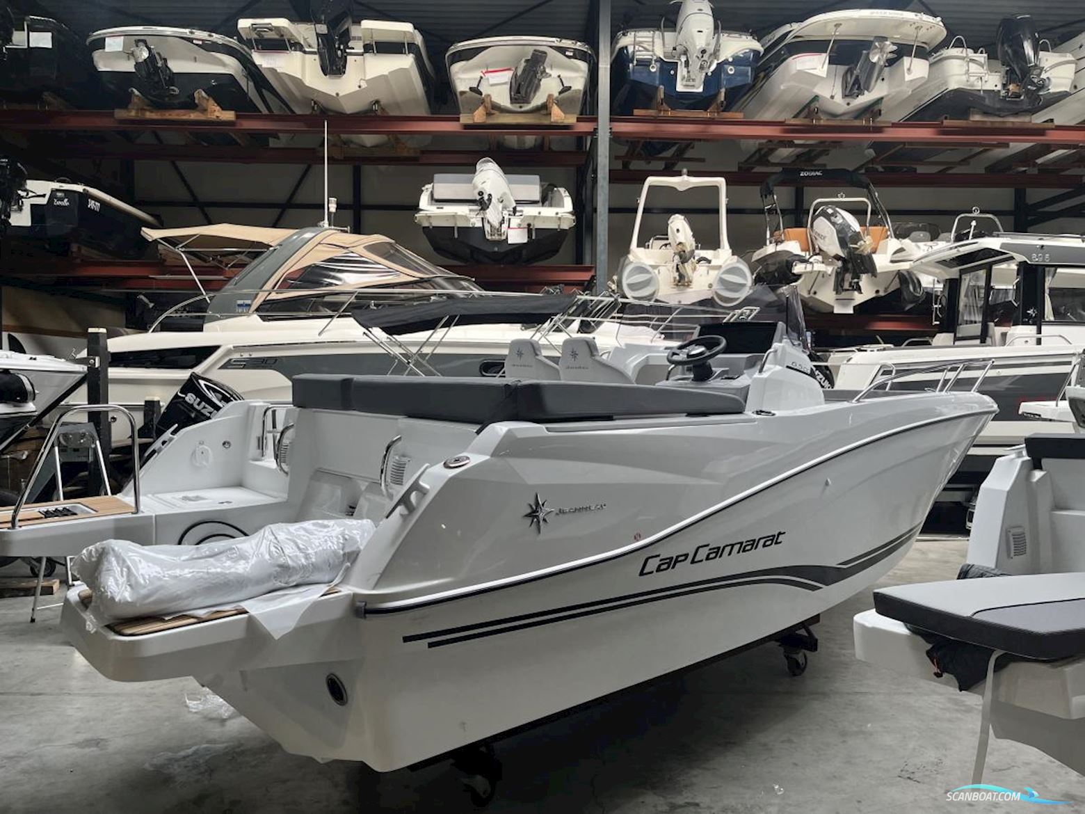 Jeanneau Cap Camarat 6.5 Center Console