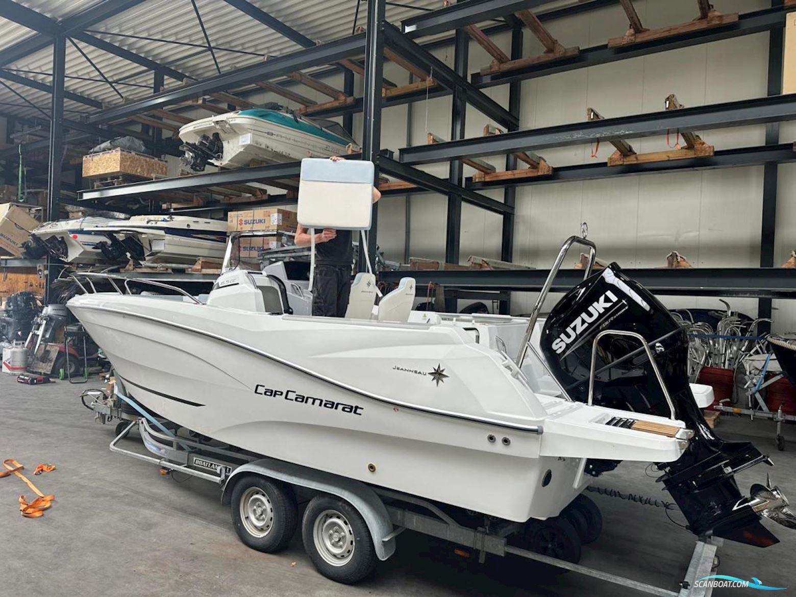 Jeanneau Cap Camarat 6.5 Center Console
