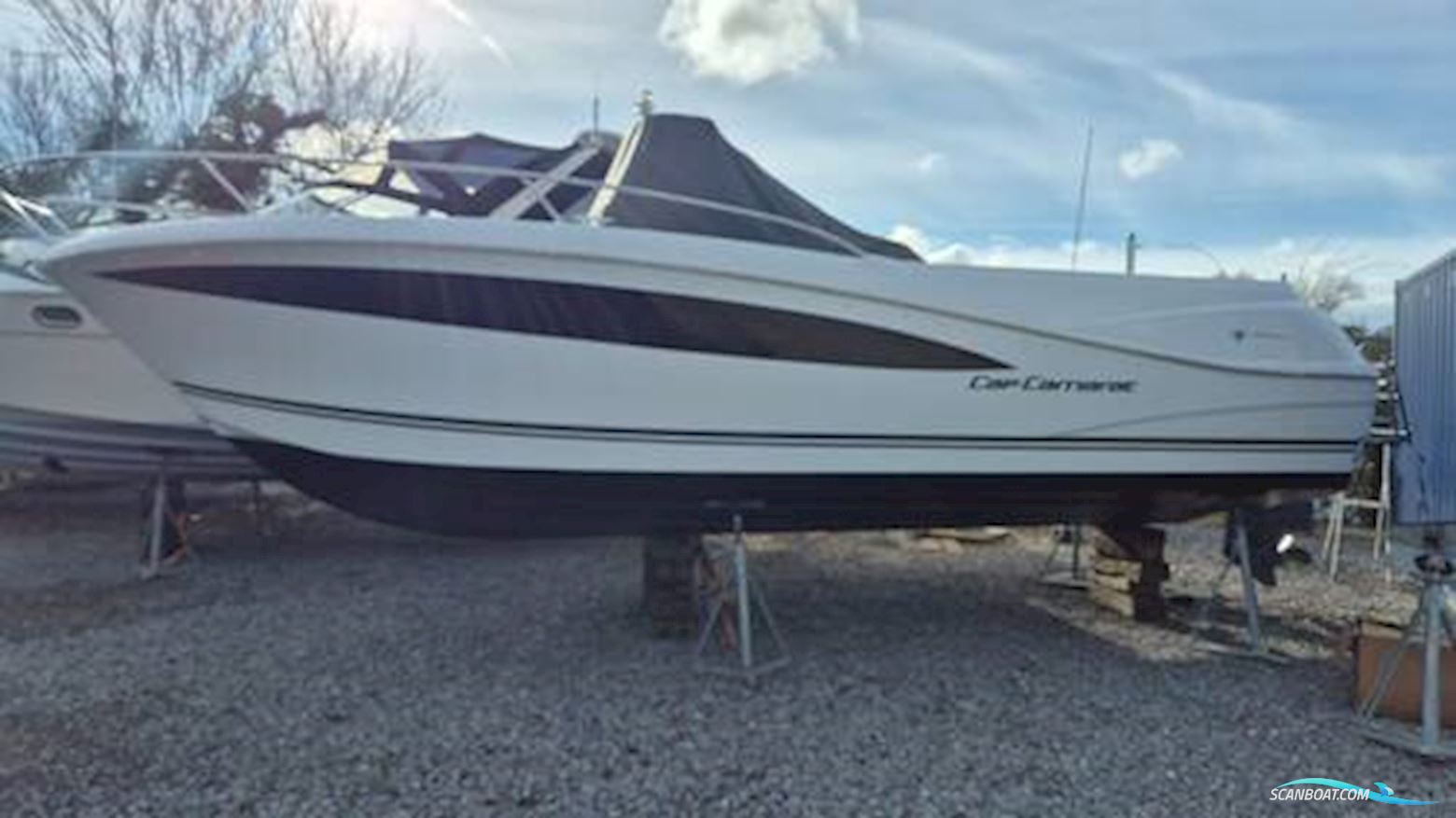 Jeanneau Cap Camarat 8.5 CC Motorboten 2015, met Yamaha F300 Betu V6 4.2L motor, United Kingdom