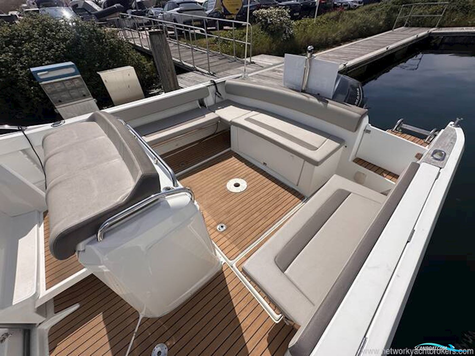 Jeanneau Cap Camarat 8.5 CC