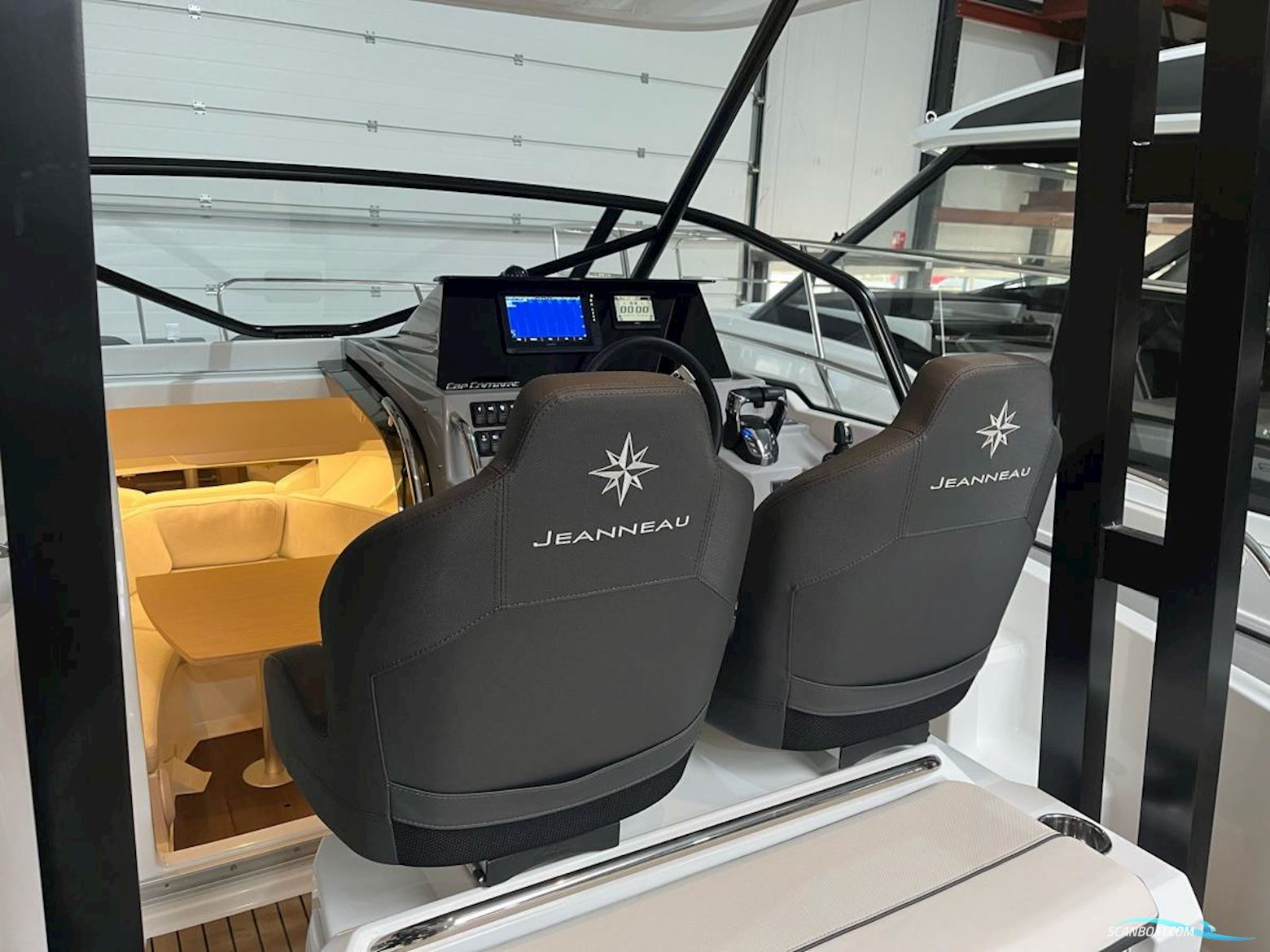 Jeanneau Cap Camarat 9.0 WA Serie 2 new model!