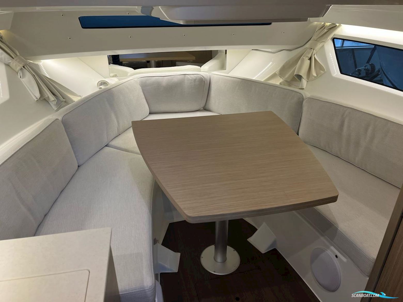 Jeanneau Cap Camarat 9.0 WA Serie 2 new model!