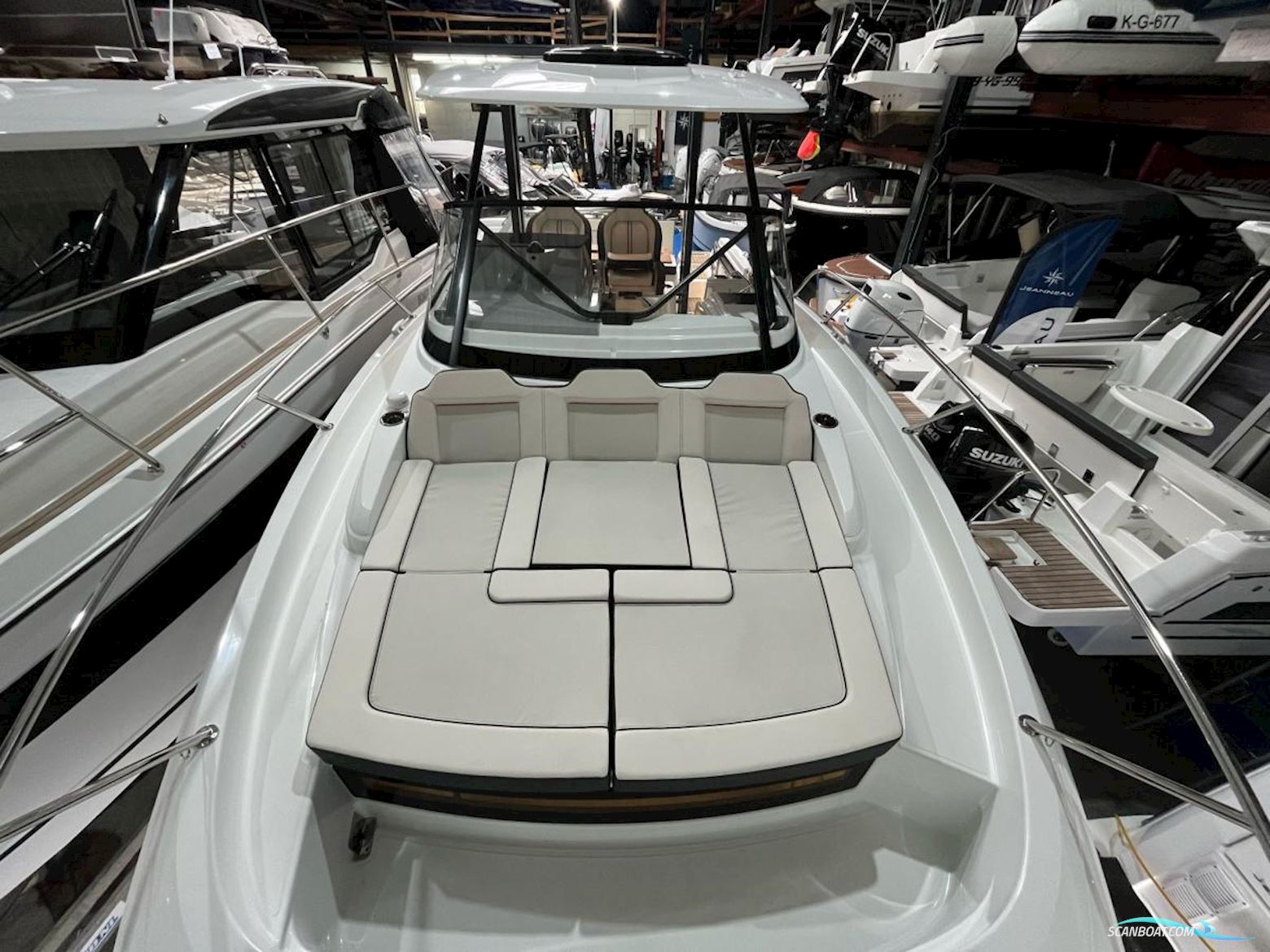 Jeanneau Cap Camarat 9.0 WA Serie 2 new model!