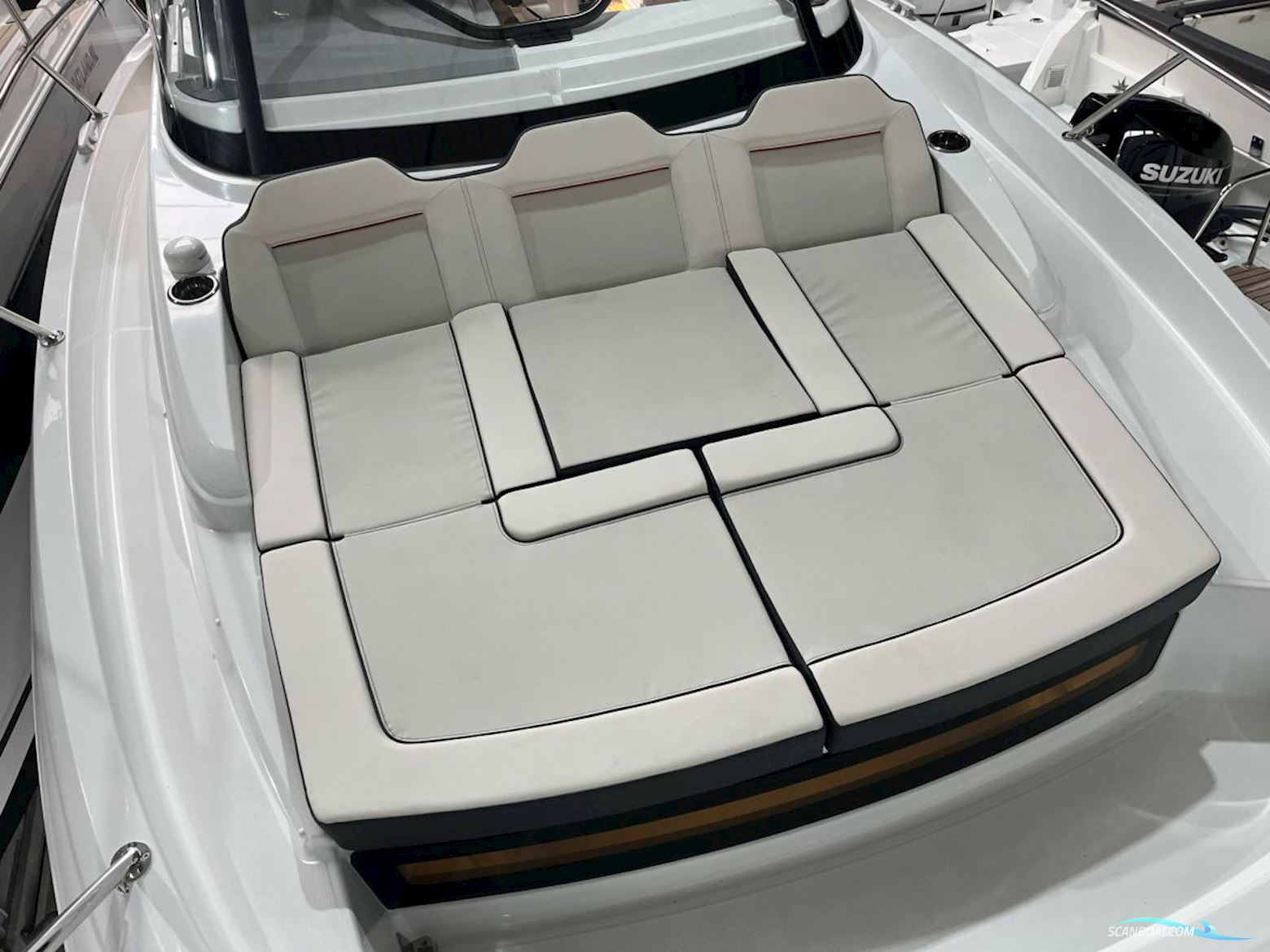 Jeanneau Cap Camarat 9.0 WA Serie 2 new model!