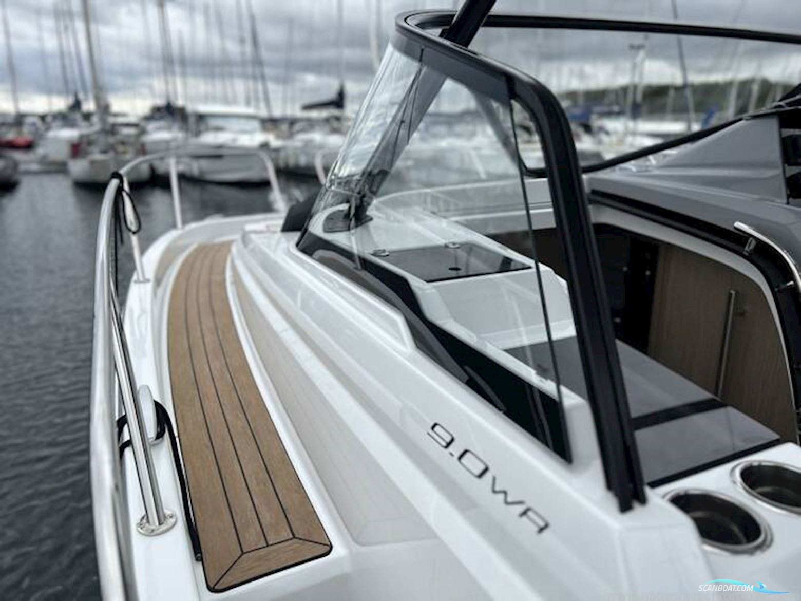 Jeanneau Cap Camarat 9.0WA S2