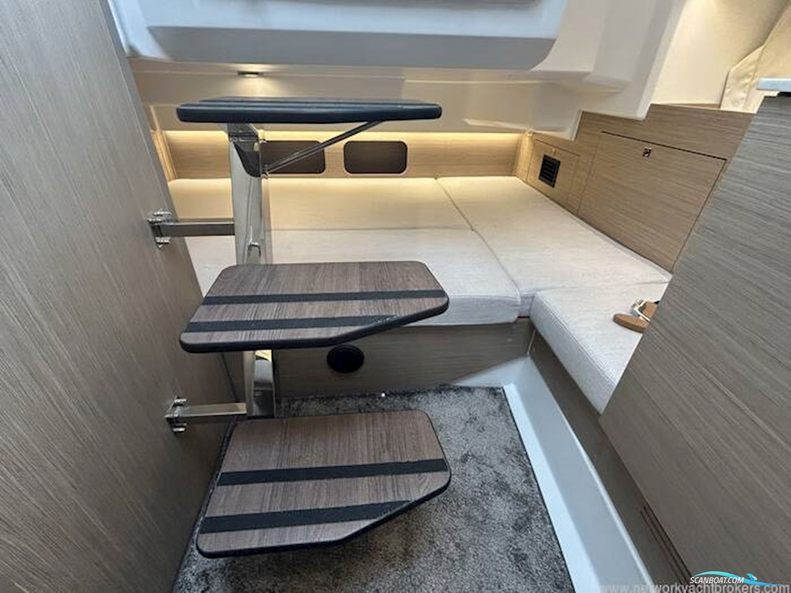 Jeanneau Cap Camarat 9.0WA S2